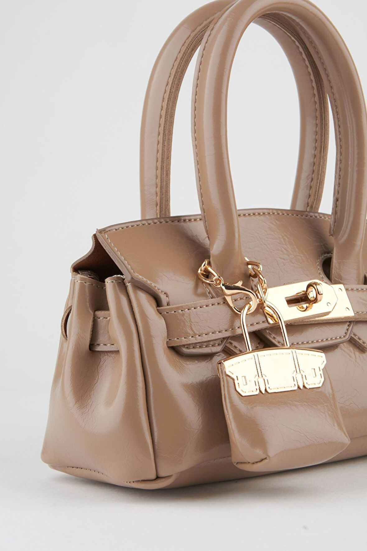 Kadın Kasa Koyu Vizon Charm Hediyeli Tasarım Çevirme Kilit Kapama El Kol Ve Omuz Çantası