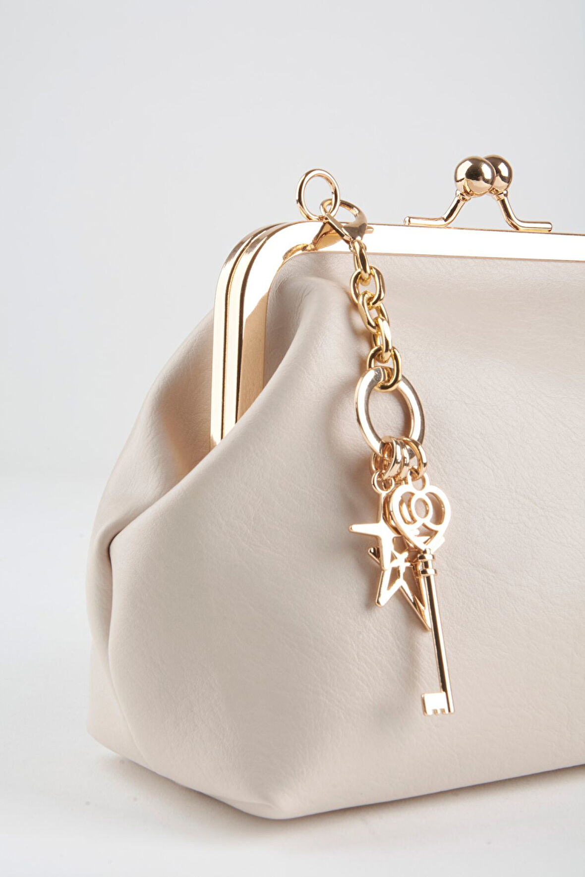 Kadın Krem Anahtar Charm Hediyeli Burs Kapama Astarlı El Kol Ve Omuz Çantası