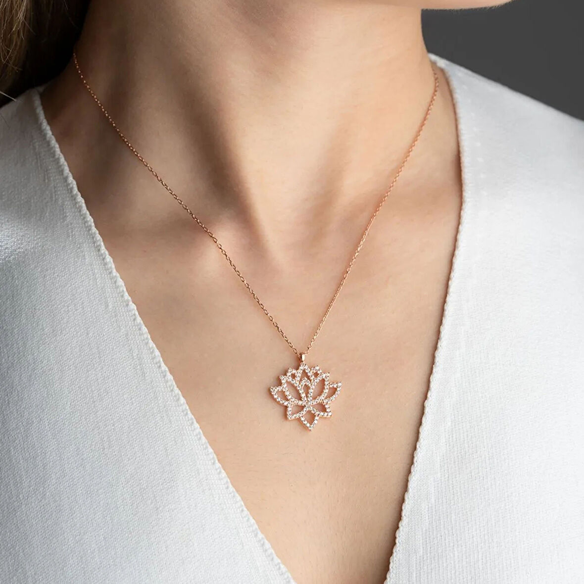Vaoov 925 Ayar Gümüş Taşlı Lotus Kolye