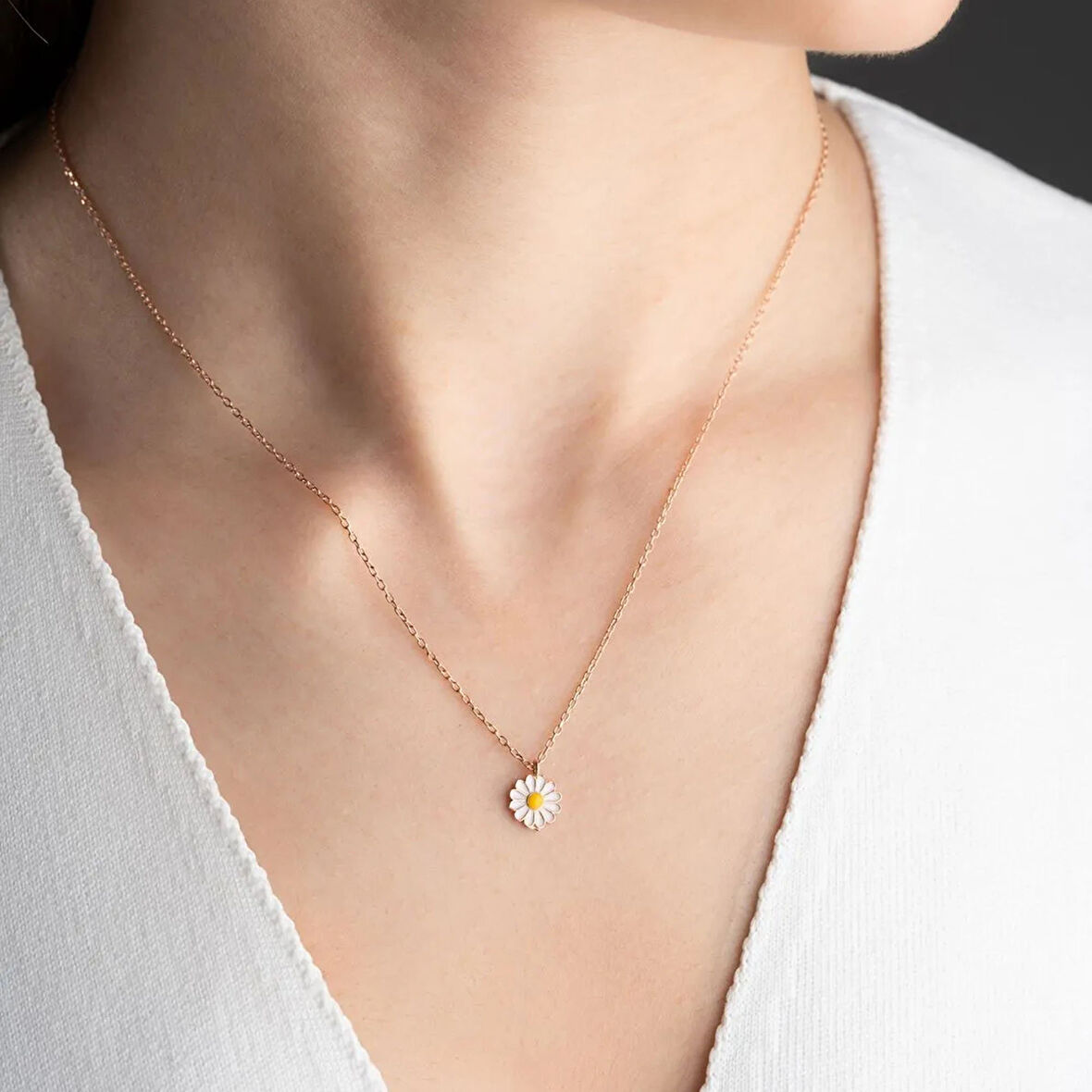 Vaoov 925 Ayar Gümüş Mineli Beyaz Papatya Kolye