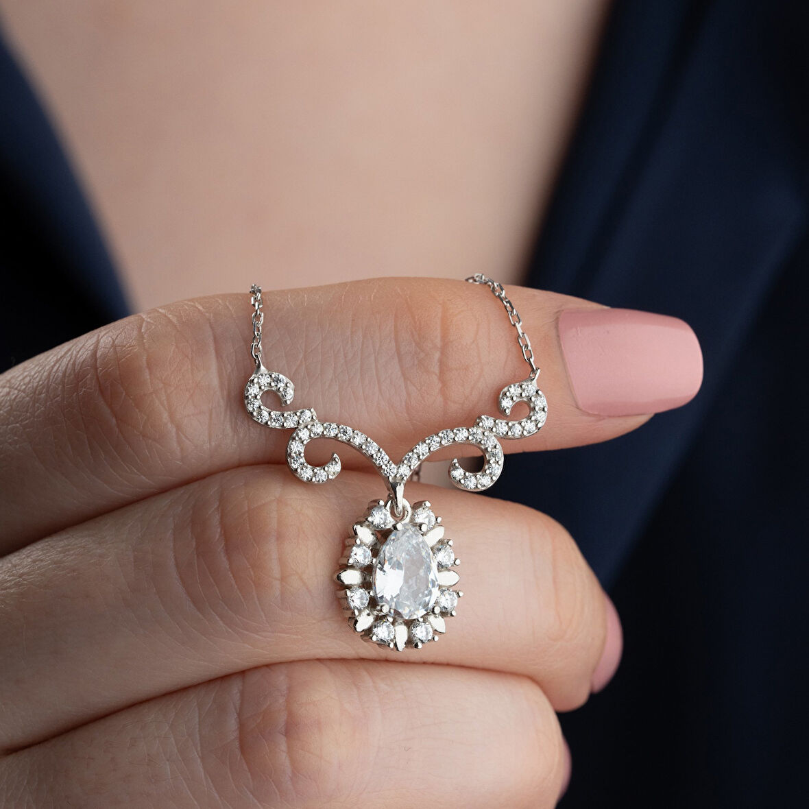 Vaoov 925 Ayar Gümüş Damla Taşlı Hediye Kolye