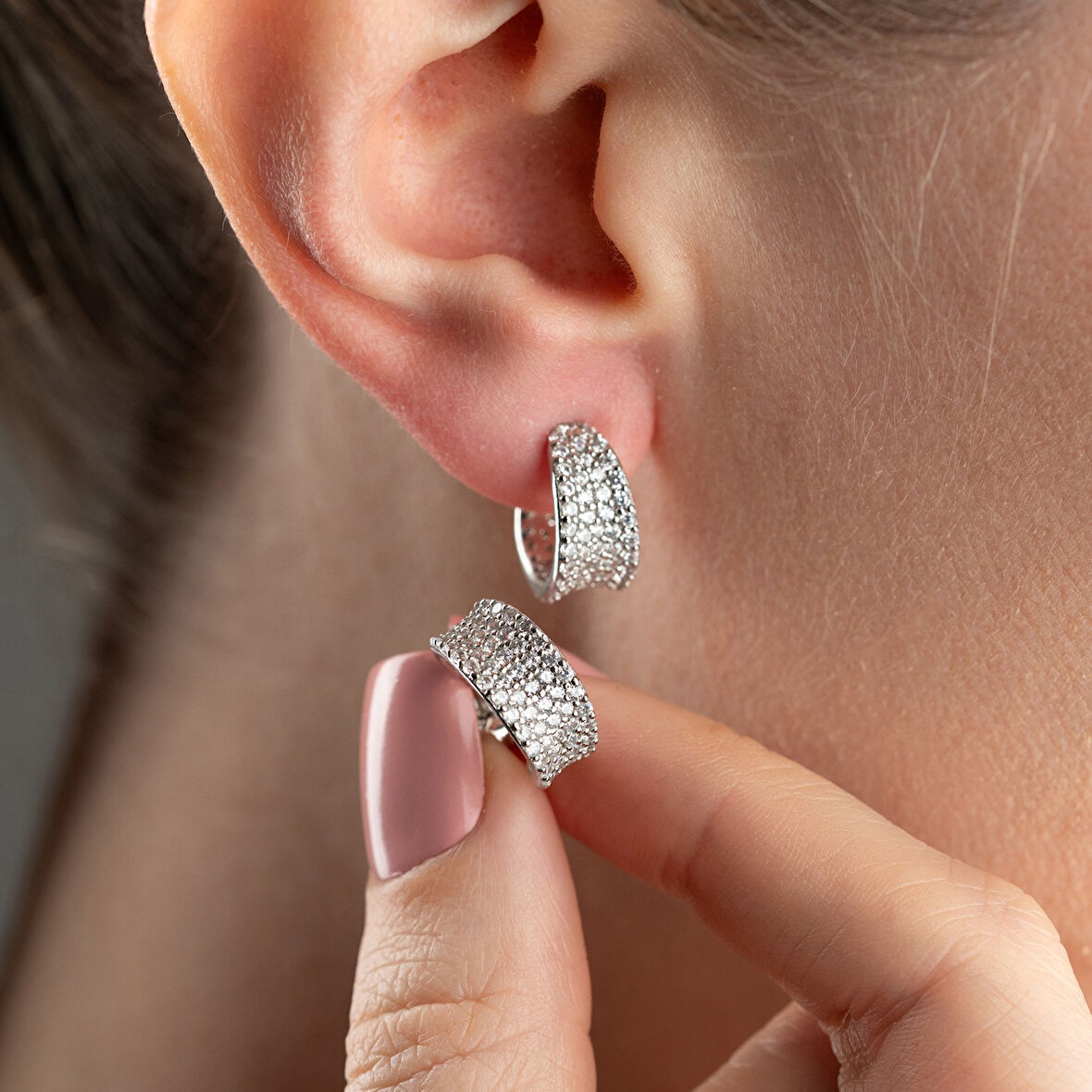 925 Ayar Gümüş Kadın Taşlı Halka Küpe