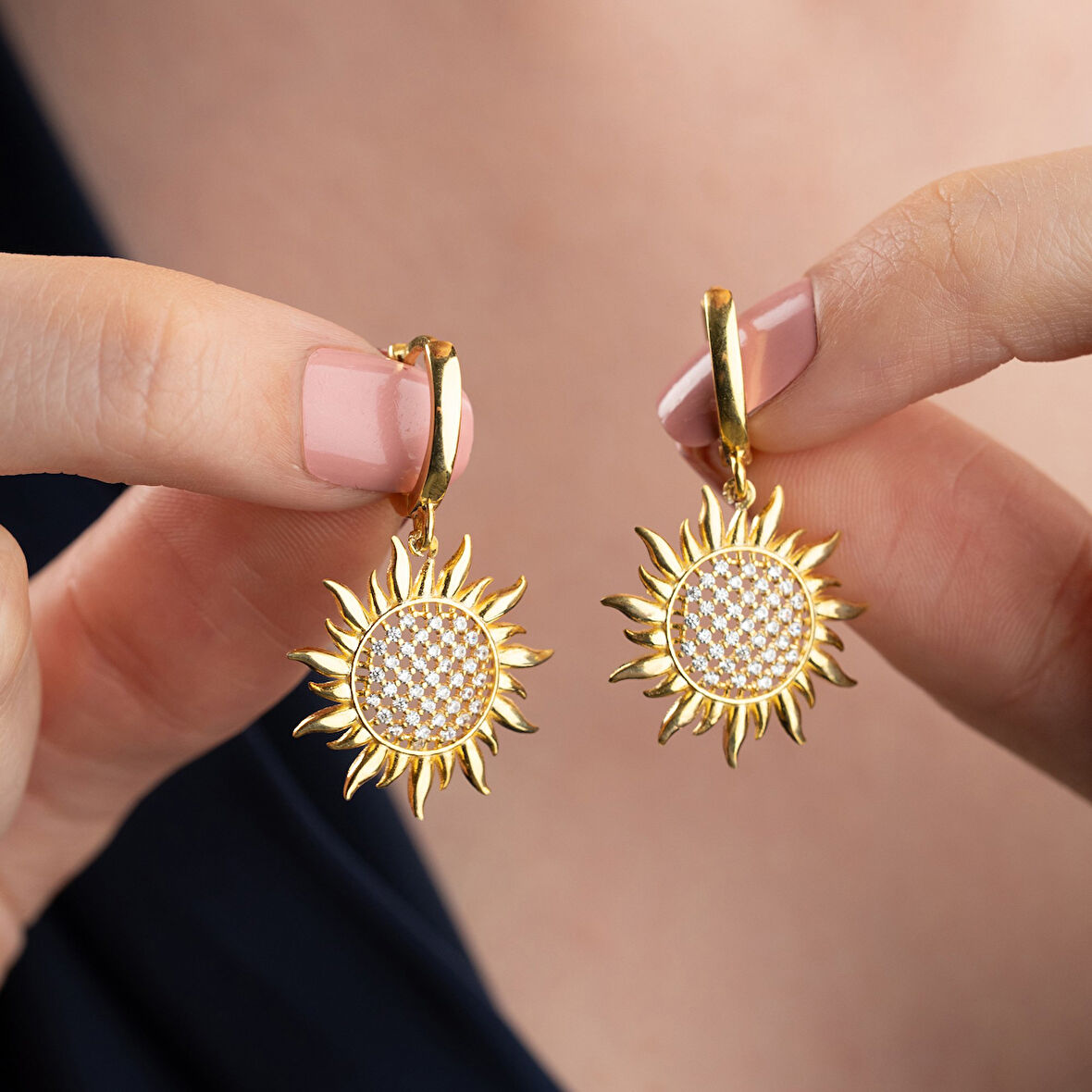 925 Ayar Gümüş Taşlı Ay Çiçeği Küpe