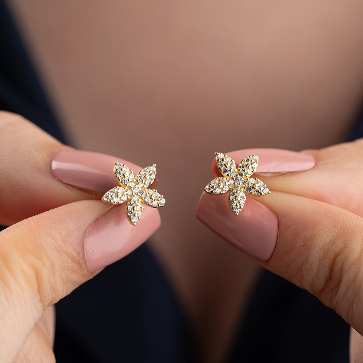 925 Ayar Gümüş Taşlı Minimal Çiçek Küpe