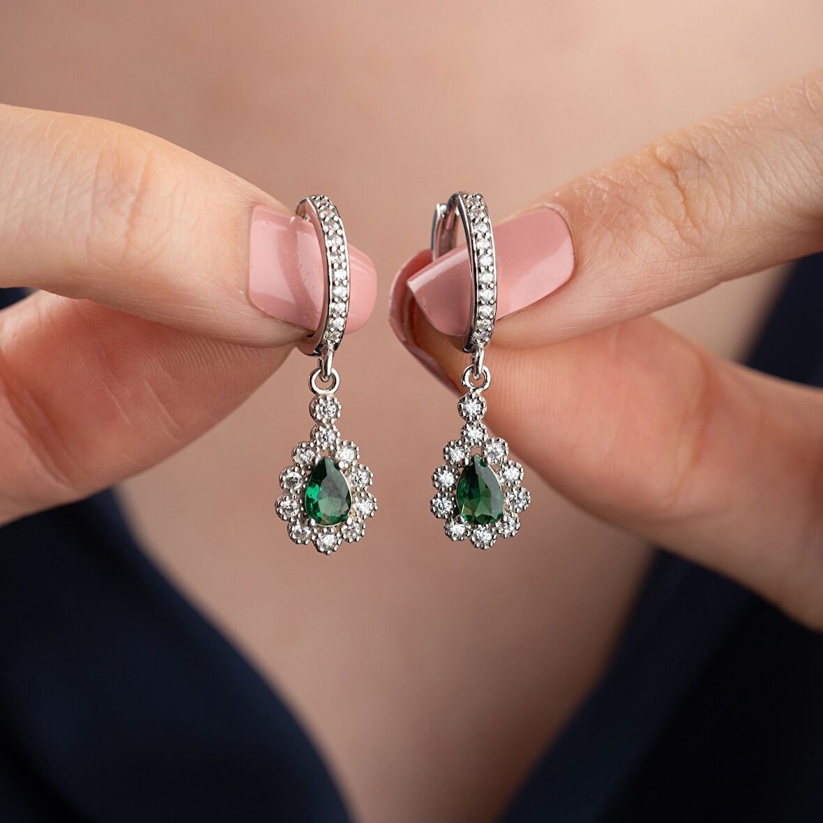 925 Ayar Gümüş Yeşil Damla Taşlı Küpe