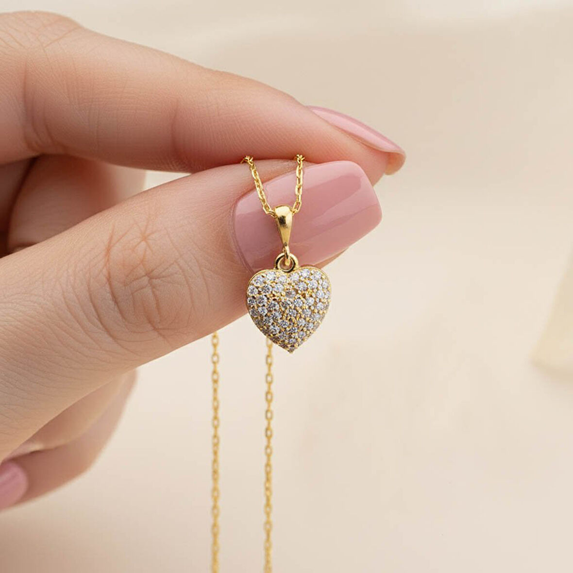 925 Ayar Gümüş Taşlı Bombeli Kalp Kolye