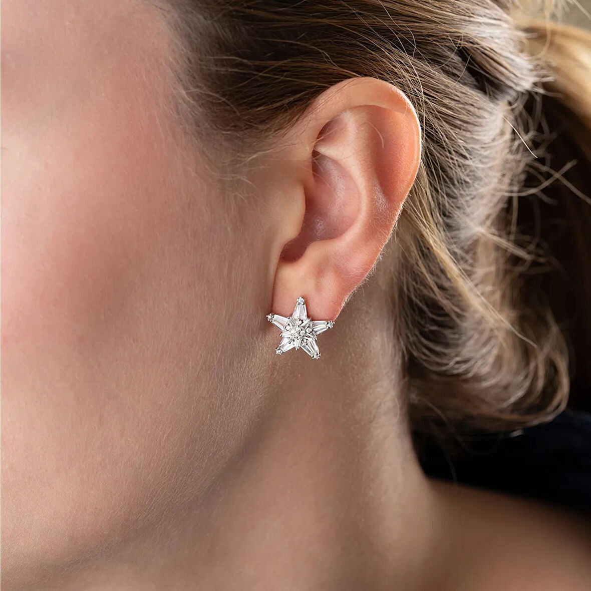 Vaoov 925 Ayar Gümüş Baget Taşlı Yıldız Küpe