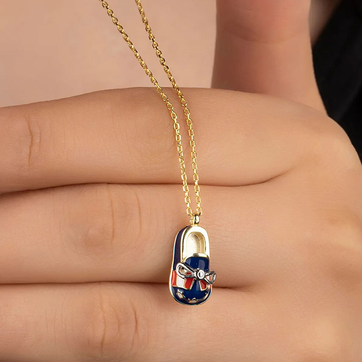 Vaoov 925 Ayar Gümüş Mineli Bebek Ayakkabısı Kolye