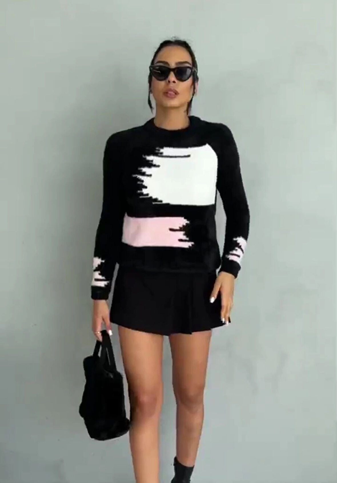 Bıyıklı triko kazak siyah