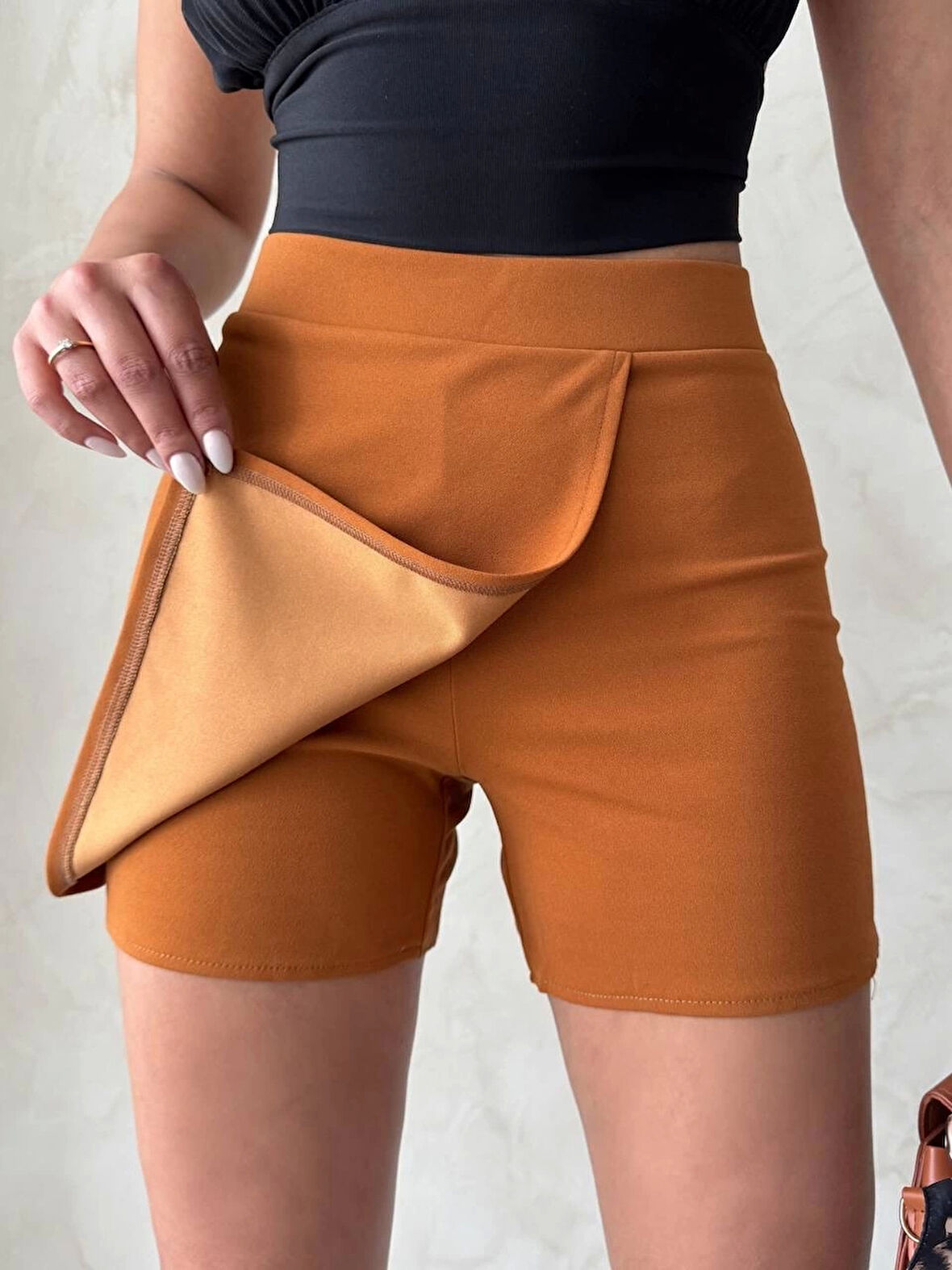 Kapaklı şort etek camel s208