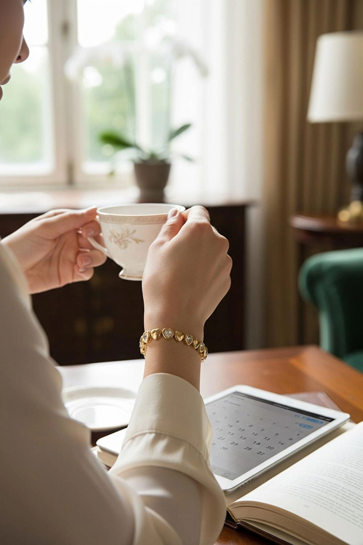 VividCharm Kalpli Bileklik Premium