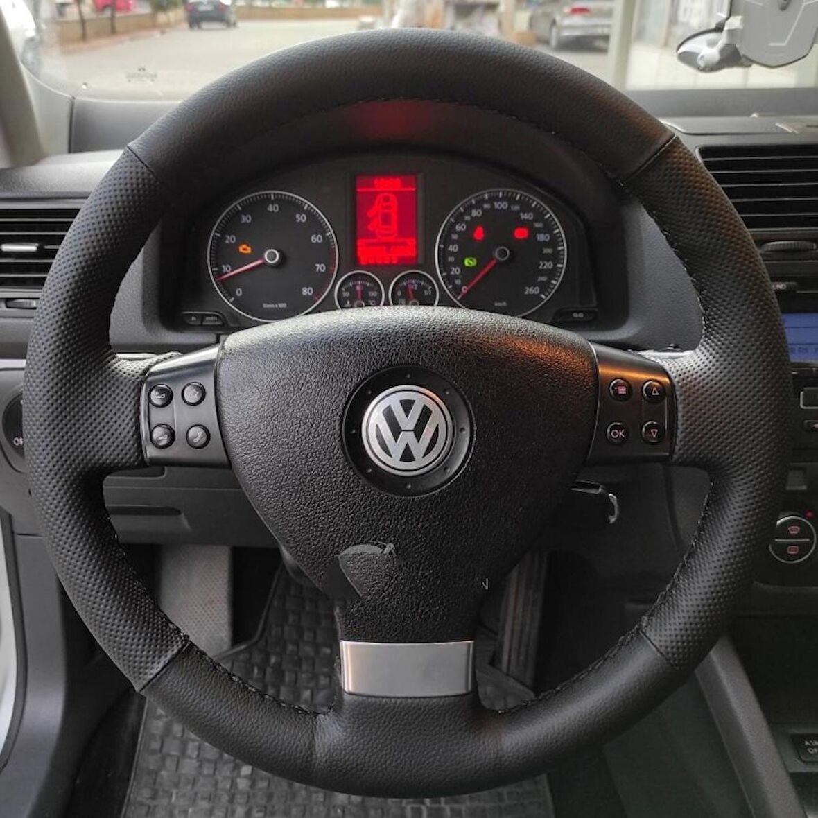 Volkswagen Golf 5 Araca Özel Direksiyon Kılıfı