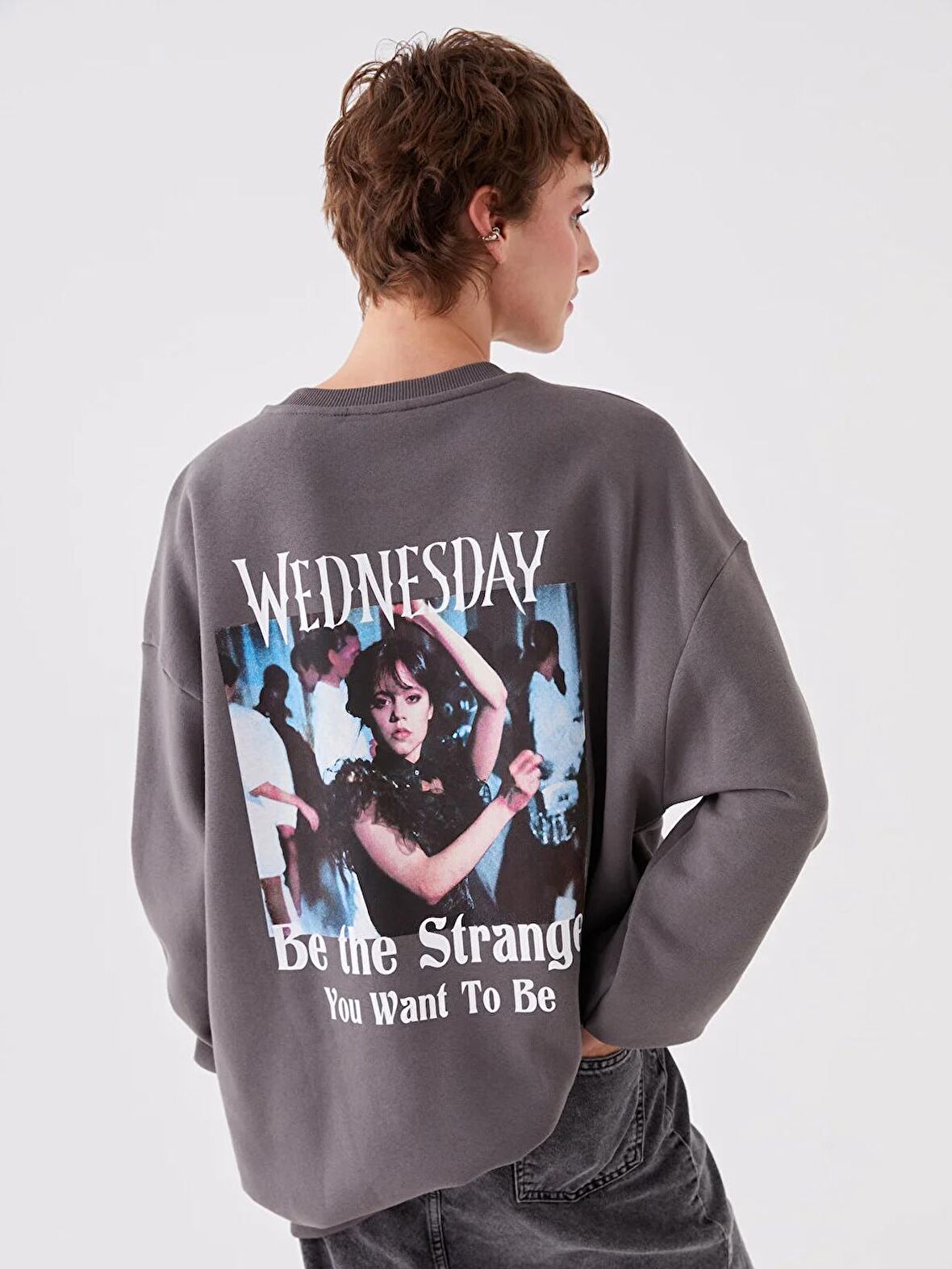 Bisiklet Yaka Wednesday Baskılı Uzun Kollu Oversize Kadın Sweatshirt