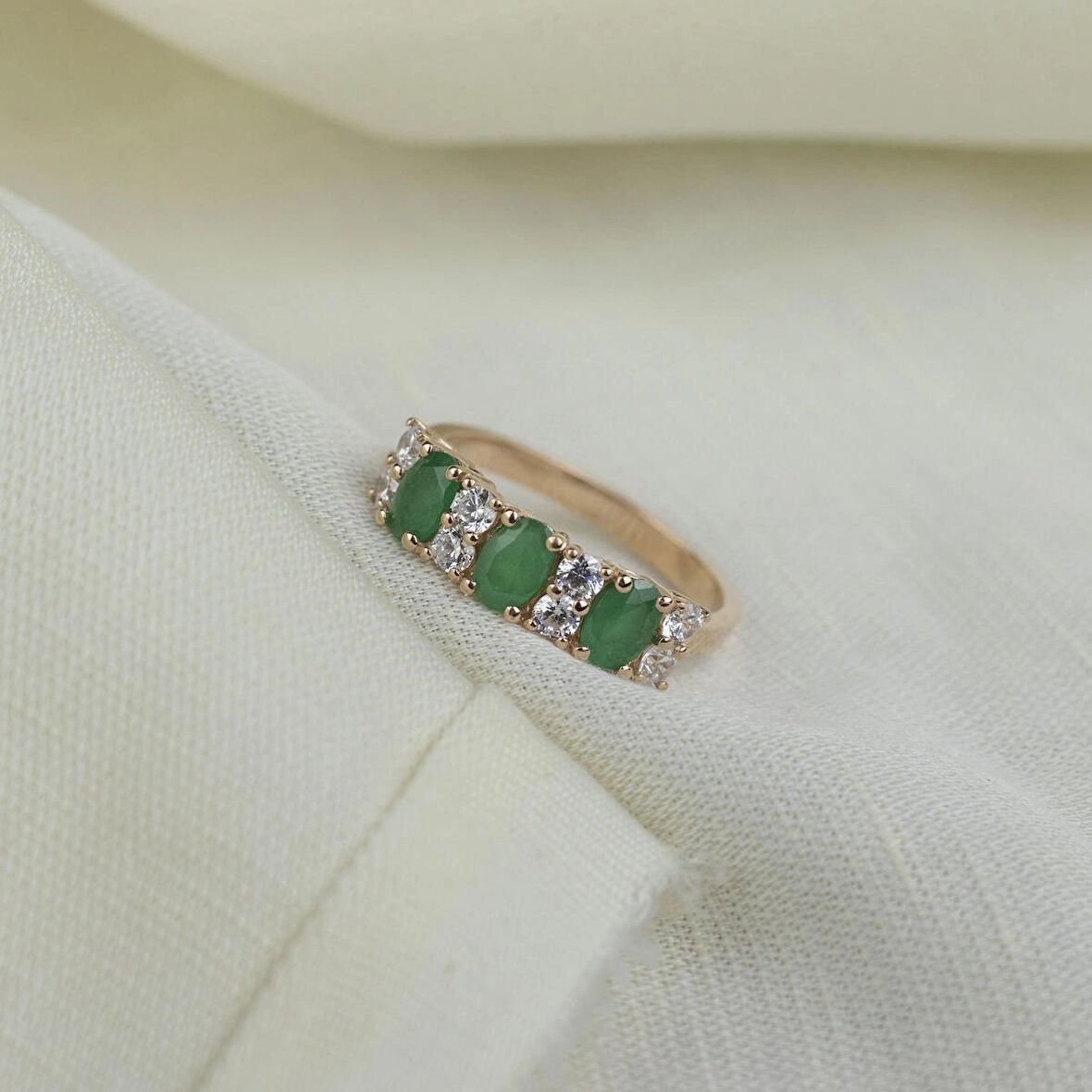 Oval Ve Yuvarlak Sıra Taşlı Gösterişli 925 Ayar Rose Gümüş Yüzük