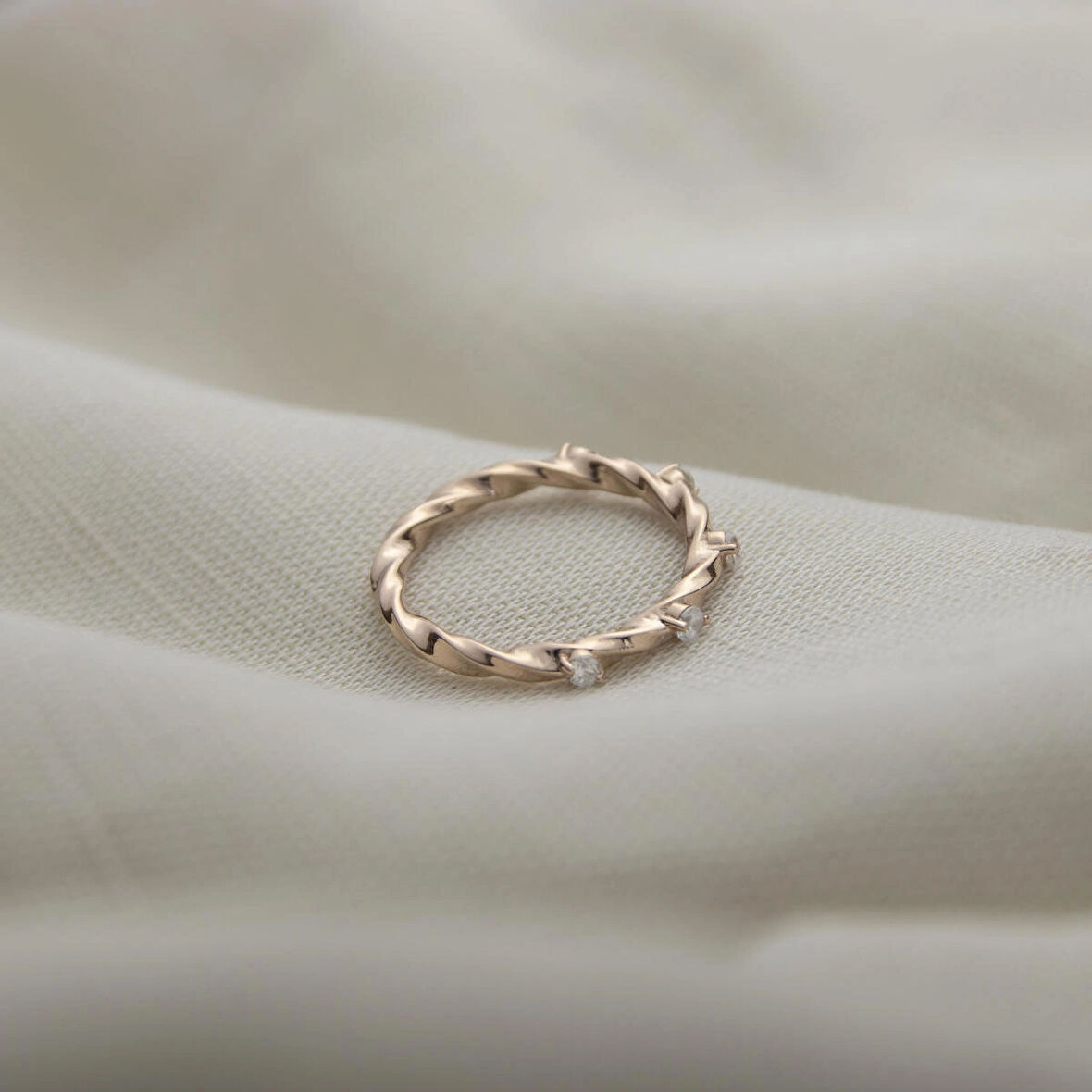 Kolu Burmalı Pırlanta Modeli 925 Ayar Gümüş Minimal Rose Beştaş Yüzük