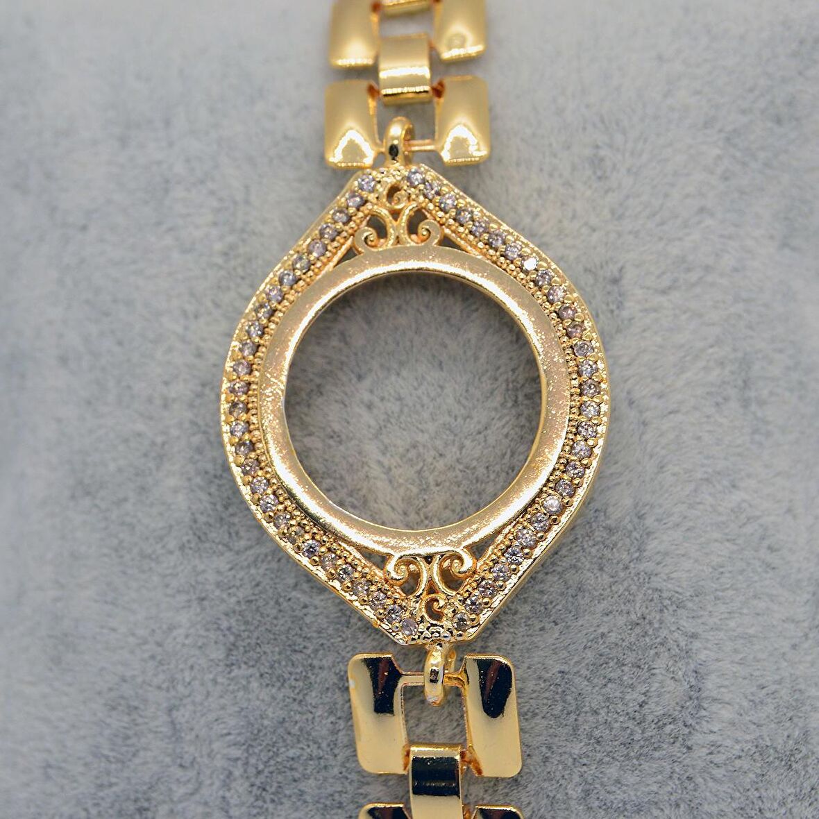 Altın Renk Zirkon Taşlı Çeyrek Altın Koyulan Kadın Bileklik Çerçeve 768