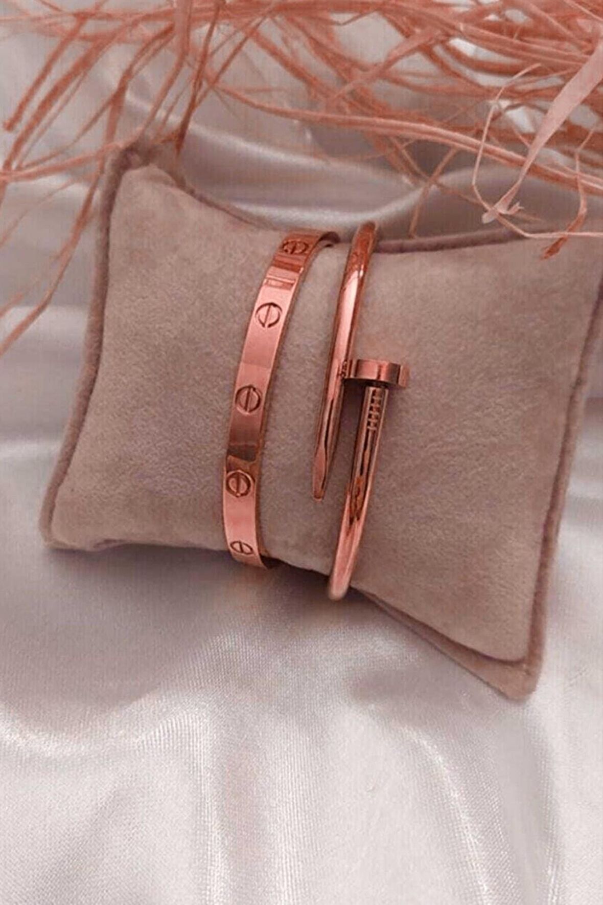 Rose Renk Çivi Ve Cartier Bileklik Set 842