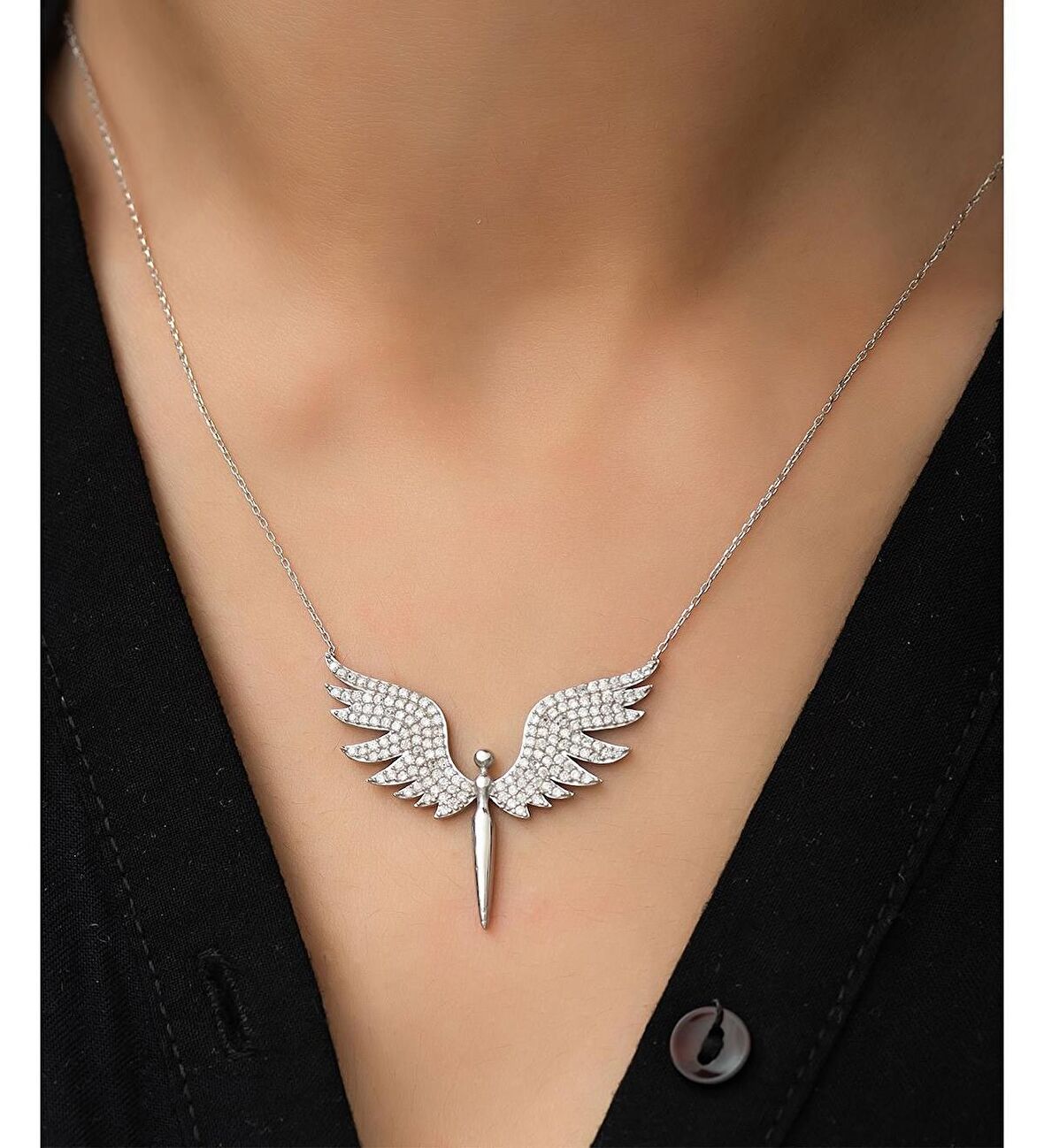 Gümüş Renk Mikail Meleği Kanatlı Beyaz Taşlı Zirkon Kolye - 1076