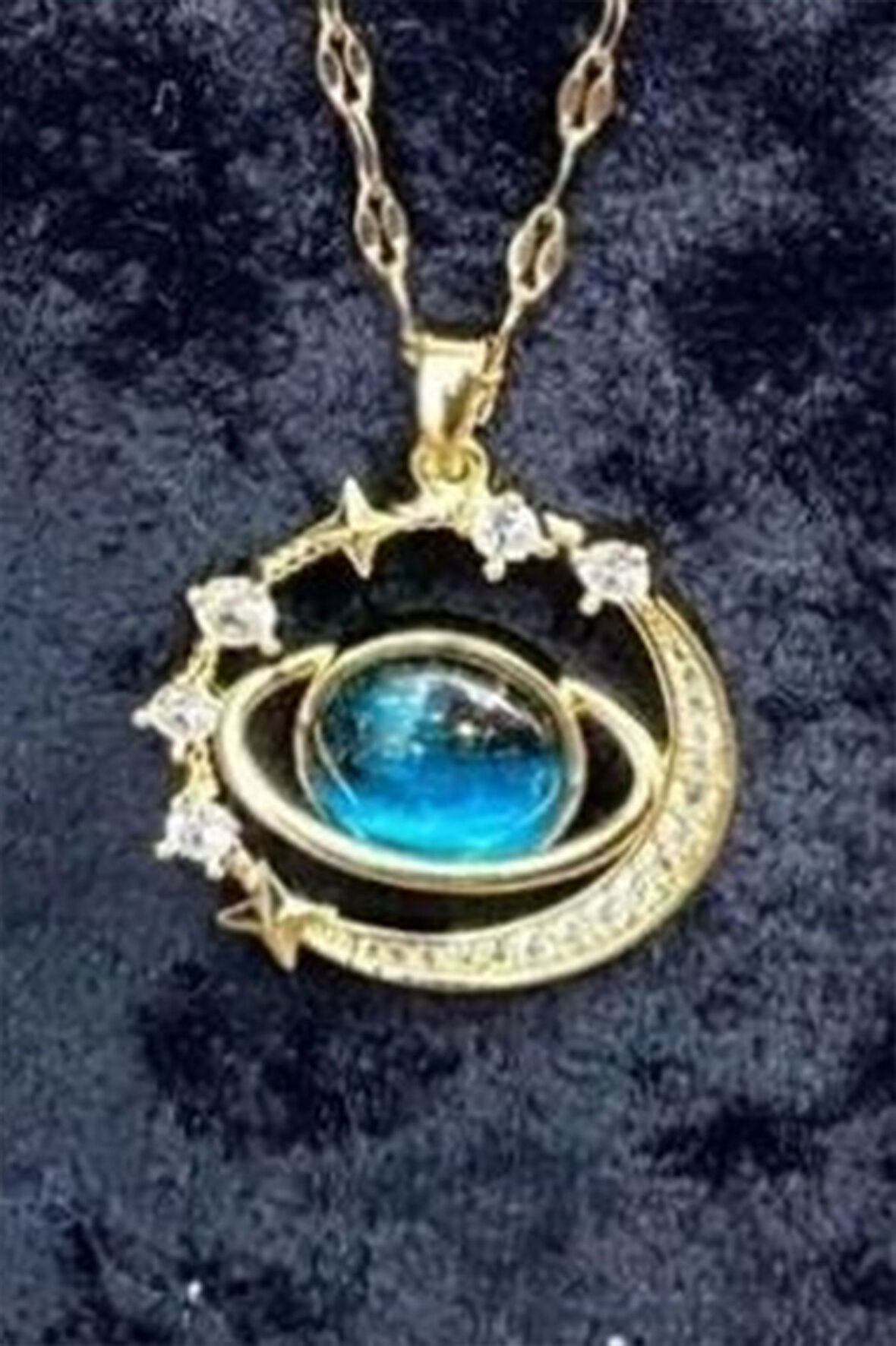 Altın Renk Singapur Zincirde Zirkon Taşlı Gezegen Temalı Vip Solmaz Kararmaz Çelik Kolye - 3049