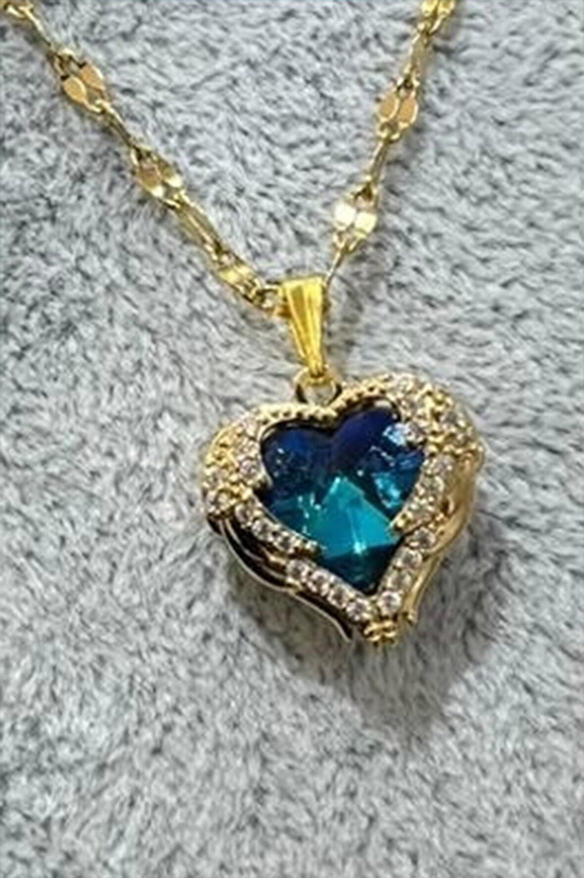 Altın Renk Singapur Zincirde Mavi Taşlı Kalpli Gezegen Vip Solmaz Kararmaz Çelik Kolye - 3068