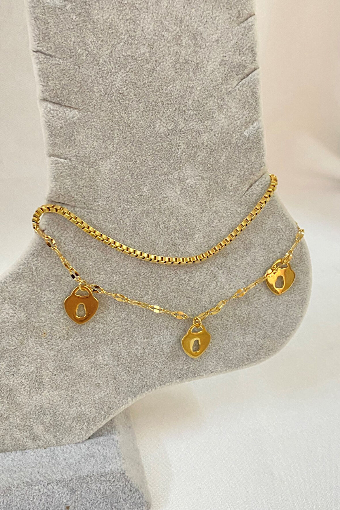 Altın Renk Anahtar Deliği Kalp Model Asansör Ve Singapur Zincir Çelik Halhal - 3235