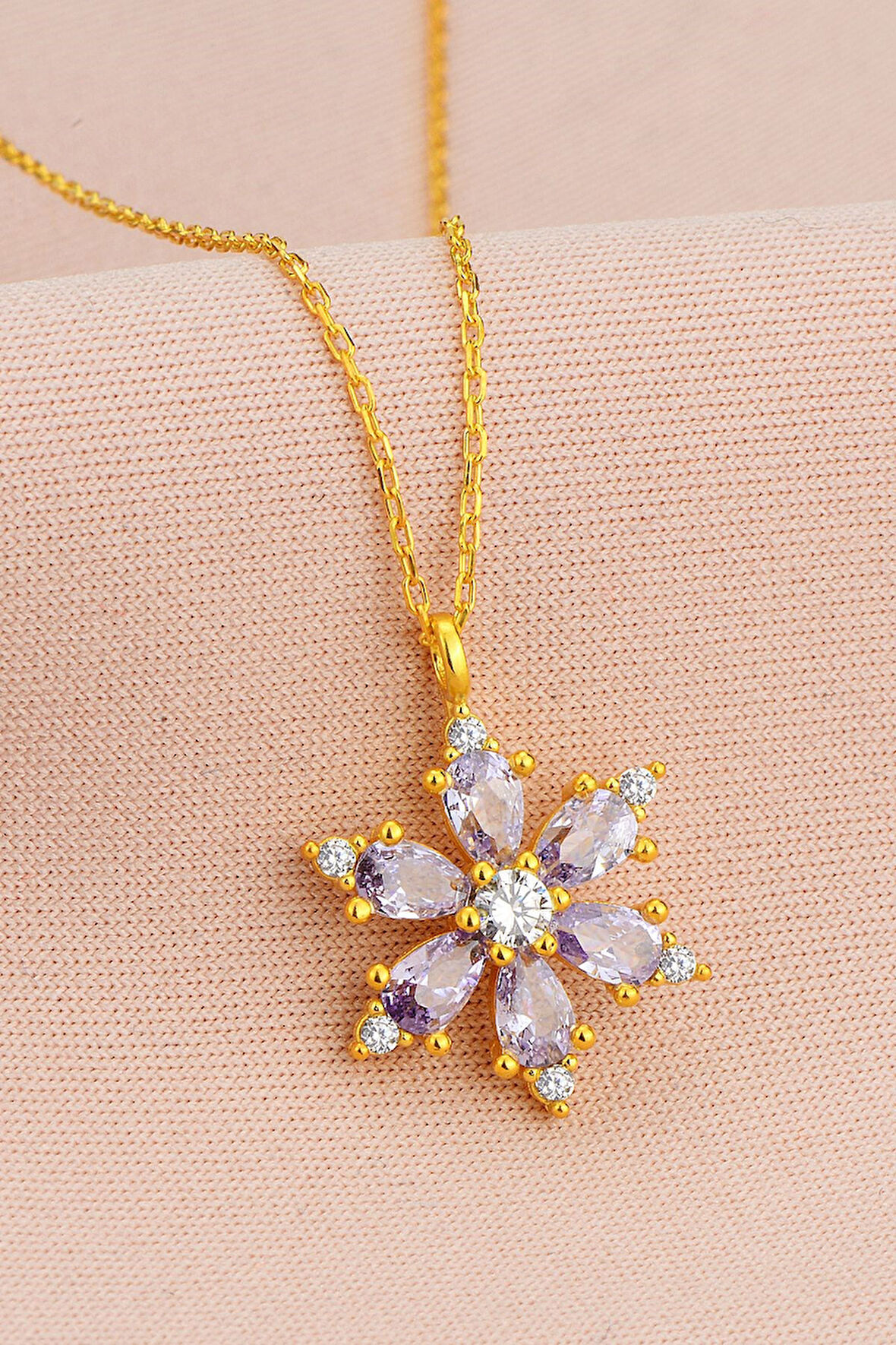 Altın Renk Lila Damla Taşlı Lotus Kamelya Çiçeği Çelik Kolye - 3415