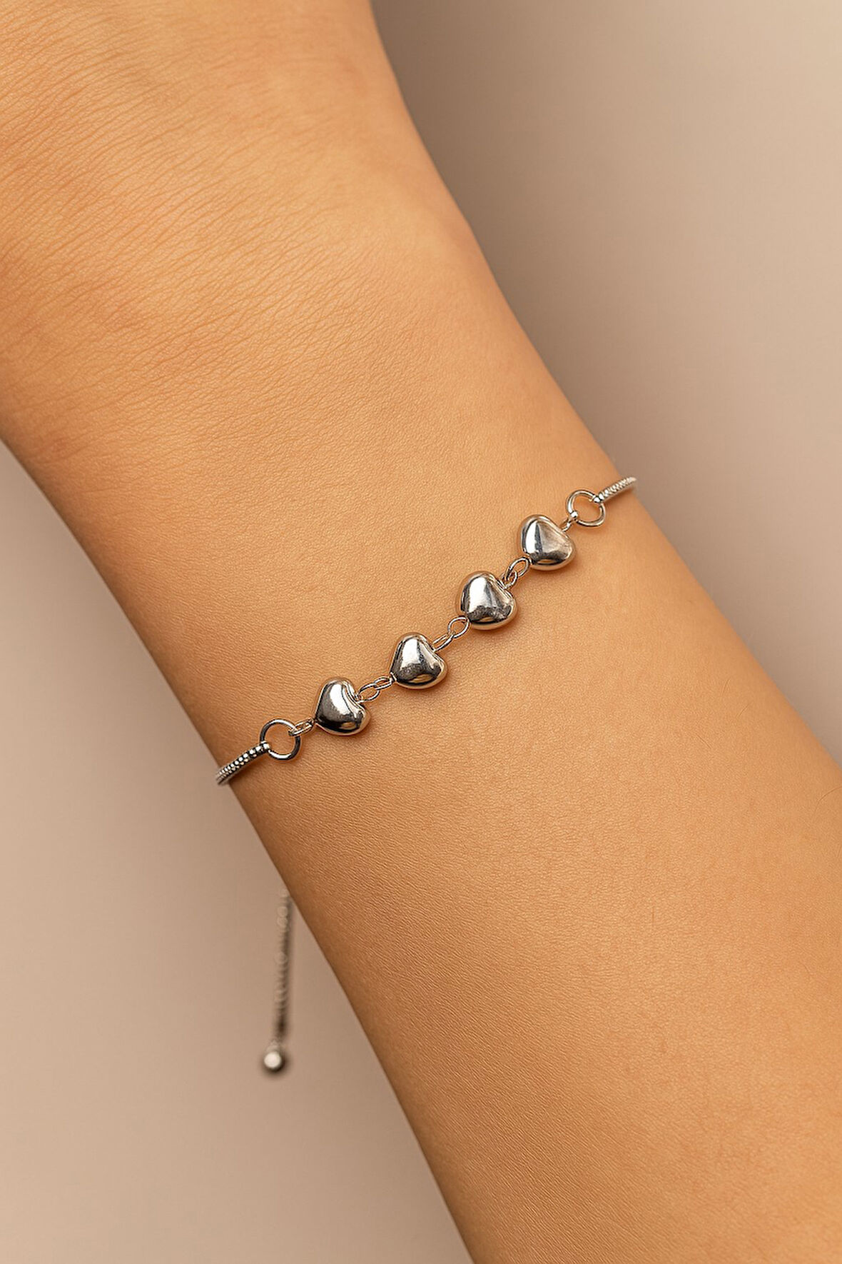 Gümüş Renk Sıralı Kalp Asansör Çelik Bileklik - 3603