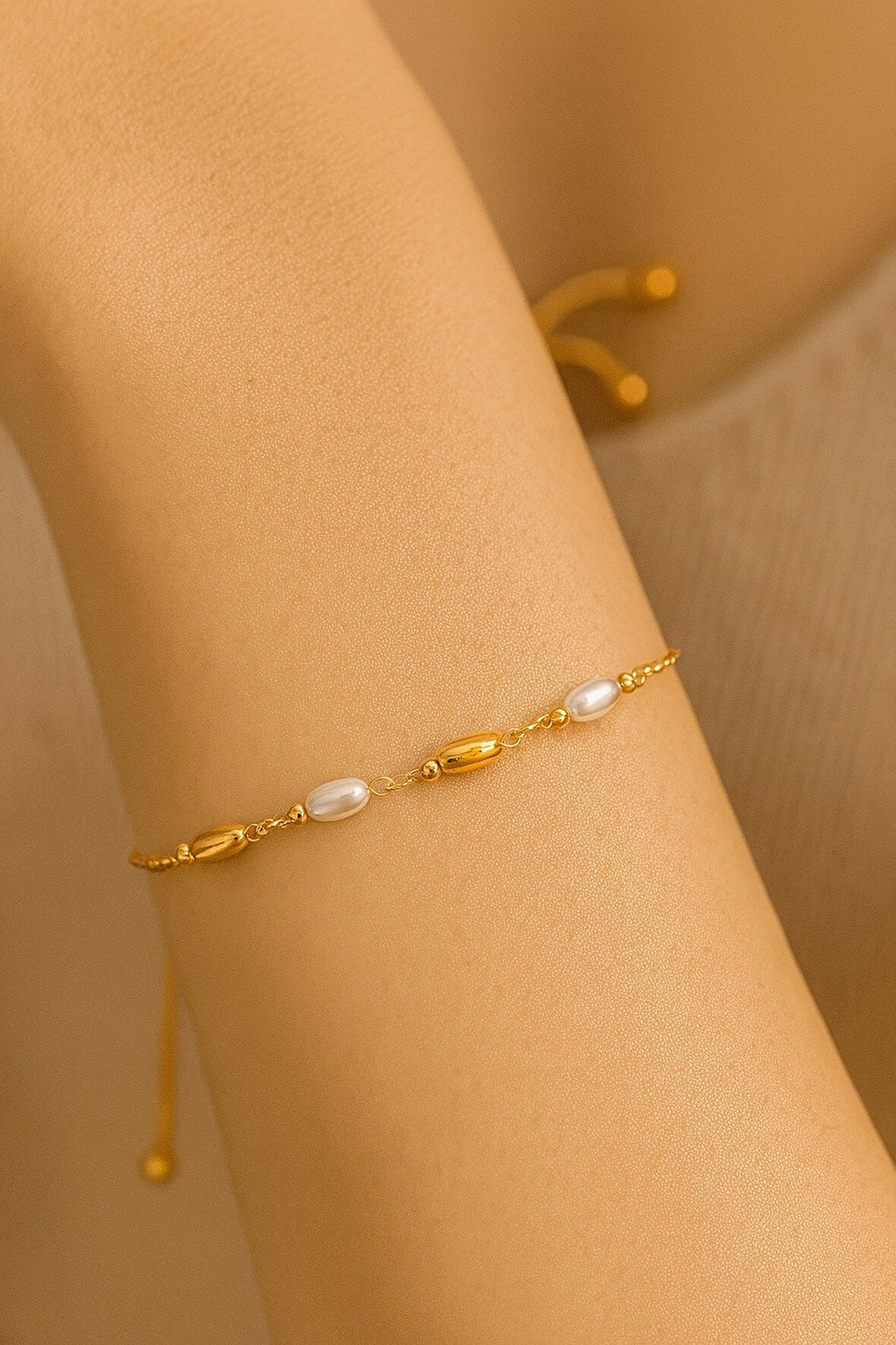 Altın Renk Silindir İnci Sarı Metal Asansör Çelik Bileklik - 3610