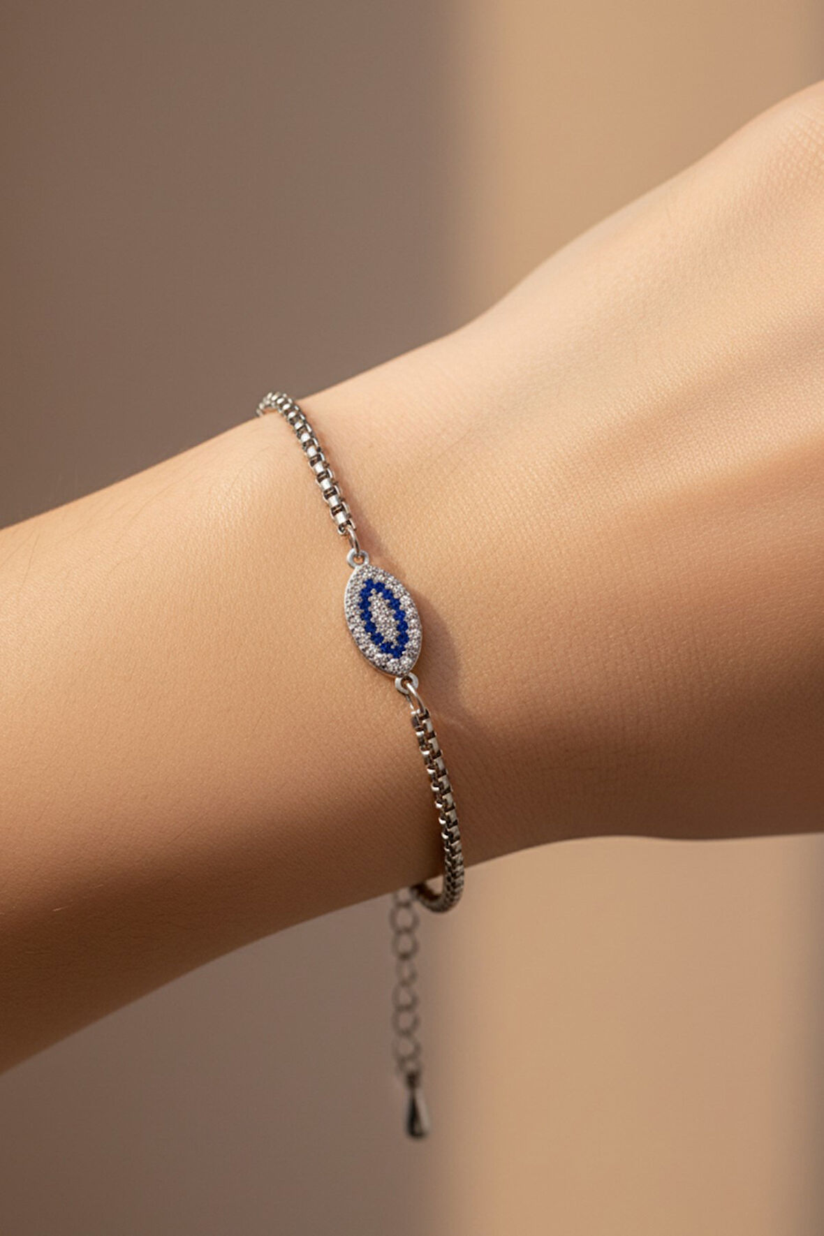 Gümüş Renk Mekik Göz Taşlı Model Arnavut Zincir Çelik Bileklik - 3679