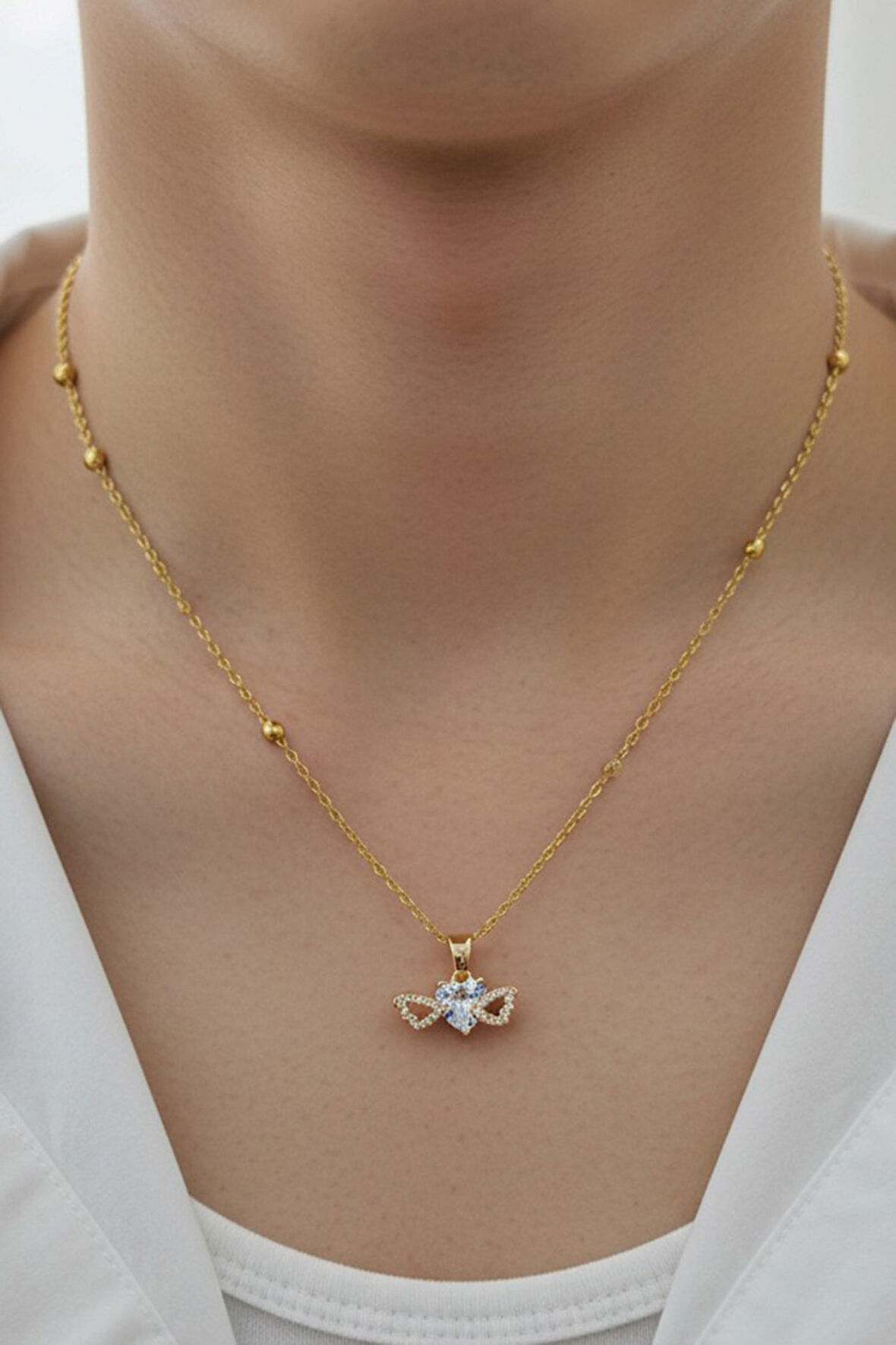 Altın Renk Beyaz Kalp Taş Kalp Model Top Zincir Çelik Kolye- 3713