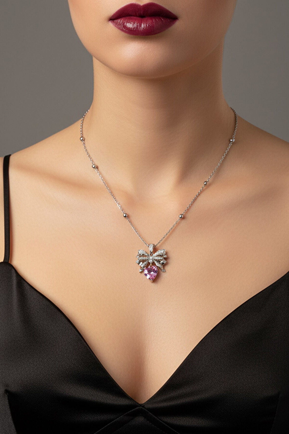 Gümüş Renk Fiyonk Pembe Kalp Model Top Zincir Çelik Kolye- 3765