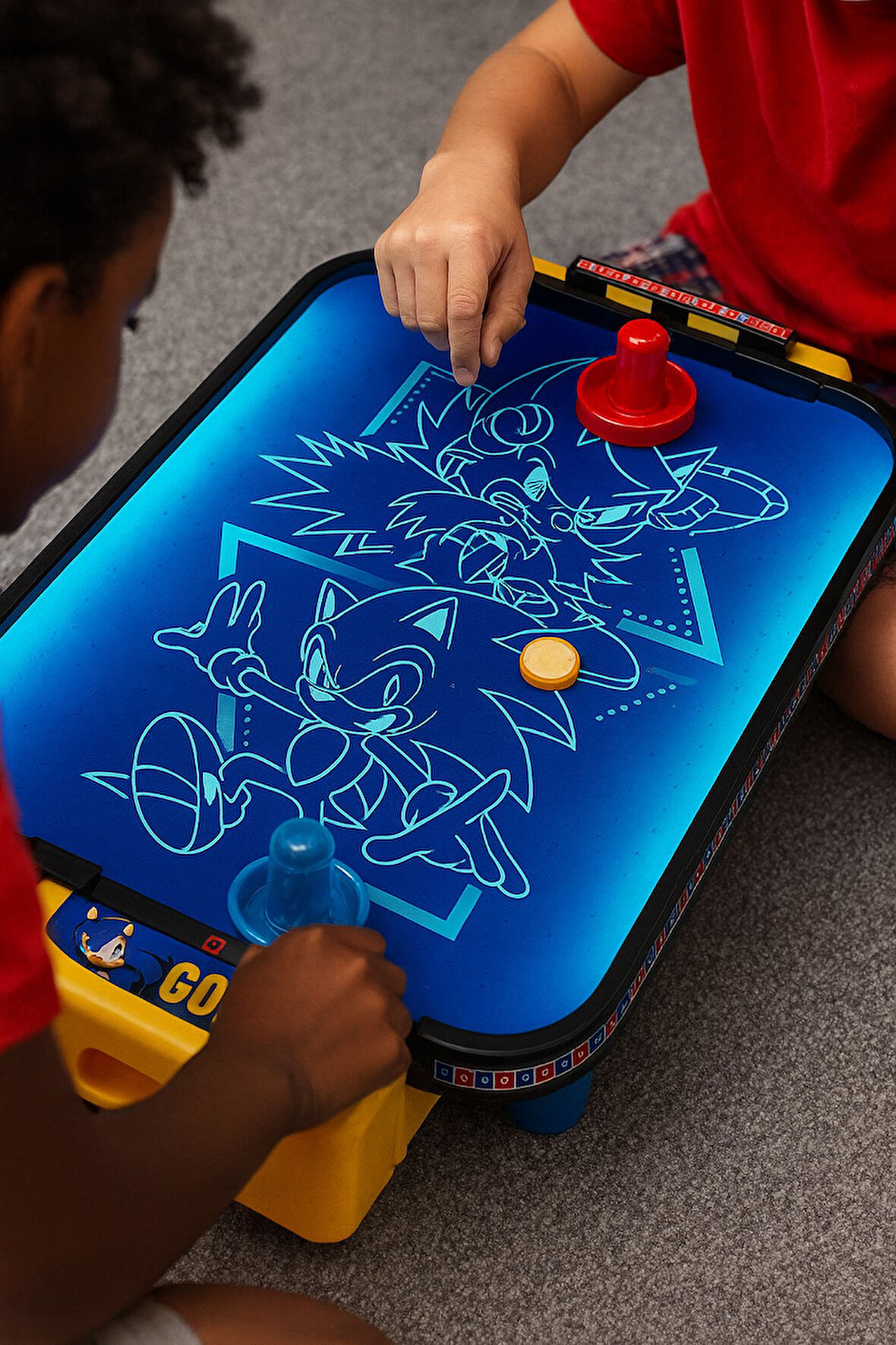 Sonic™ Işıklı Masaüstü Hava Hokeyi | 2 Kişilik Neon Işıklı Eğlence | 49 cm Oyun Seti