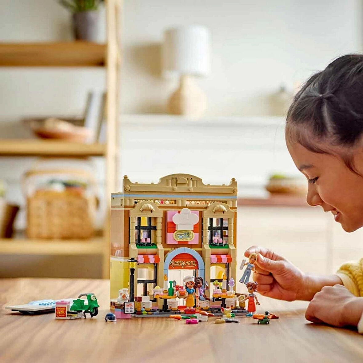 LEGO Friends Restoran ve Aşçılık Okulu 42655