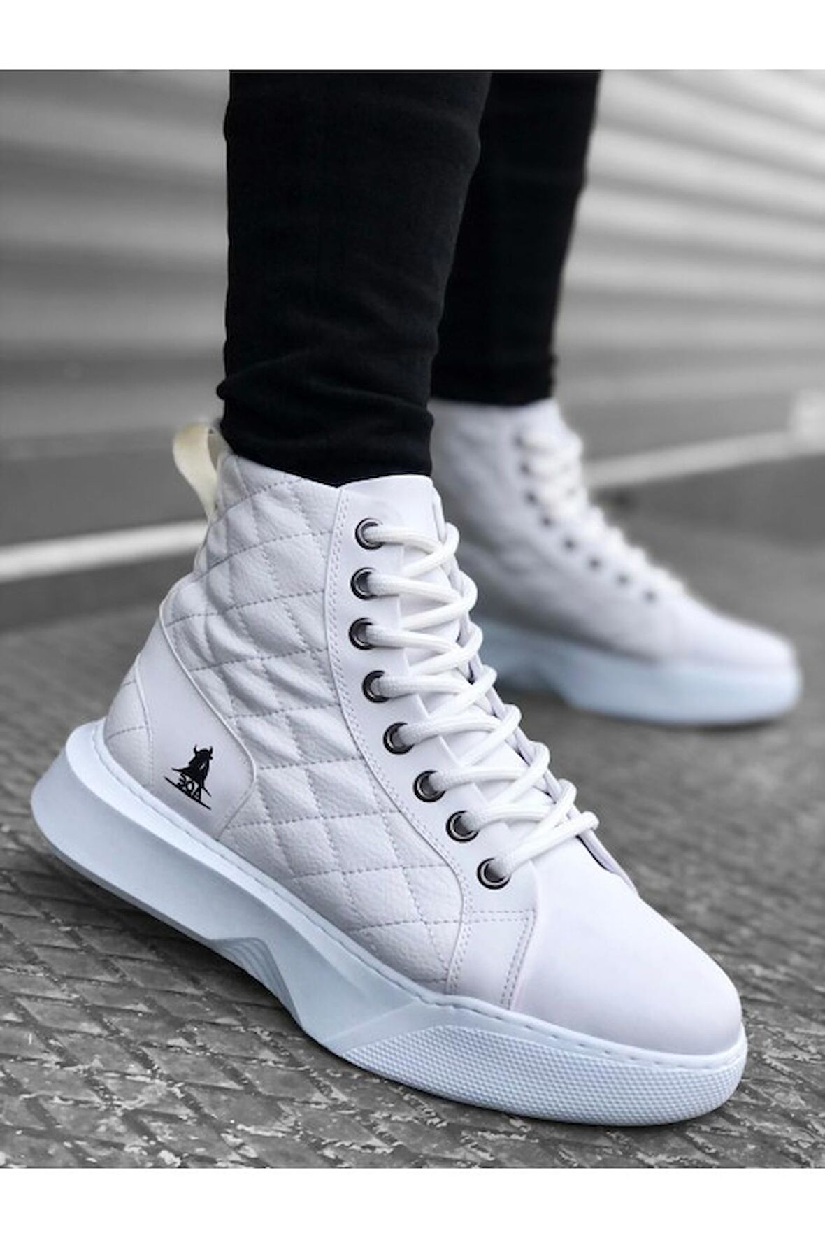 Xramburada 159 Bağcıklı Beyaz Kapitone Erkek Yüksek Taban Spor Bot