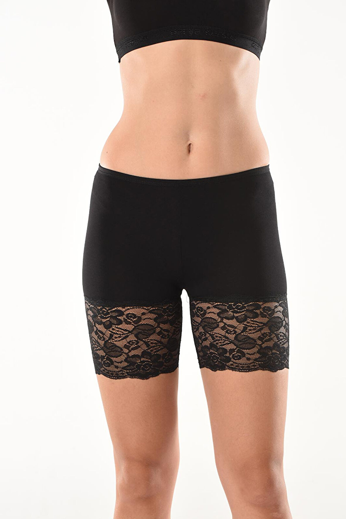 Dantelli Kısa Kadın Şort Tayt