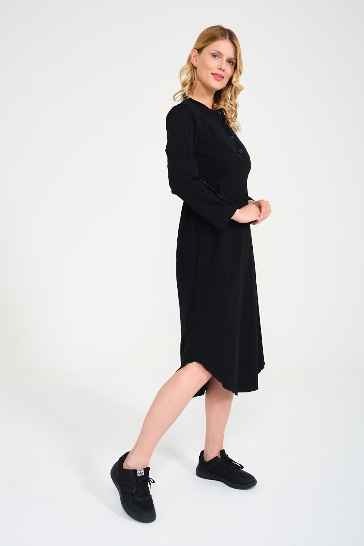 Barbora Günlük Salaş Büzgü Detaylı Yazlık Uzun Kadın Elbise bt360siyah2