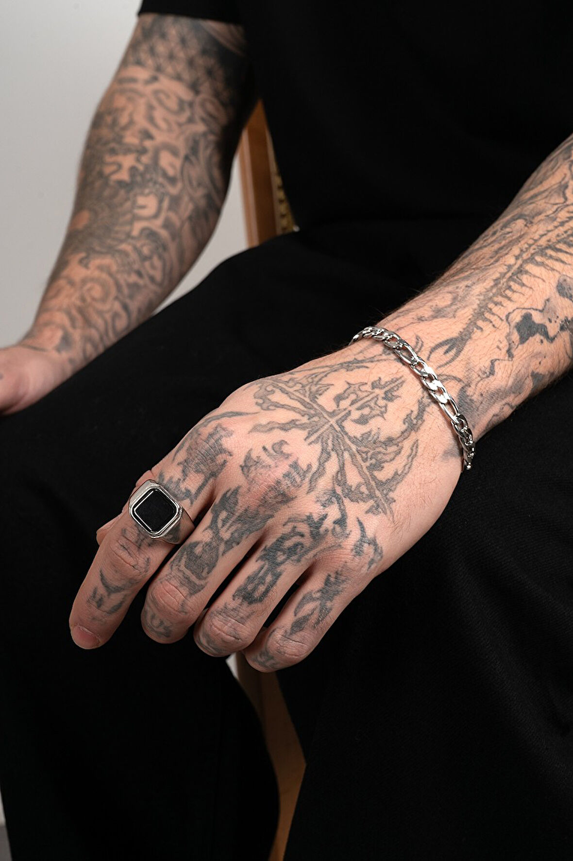 Siyah Taşlı Kare Erkek Yüzük