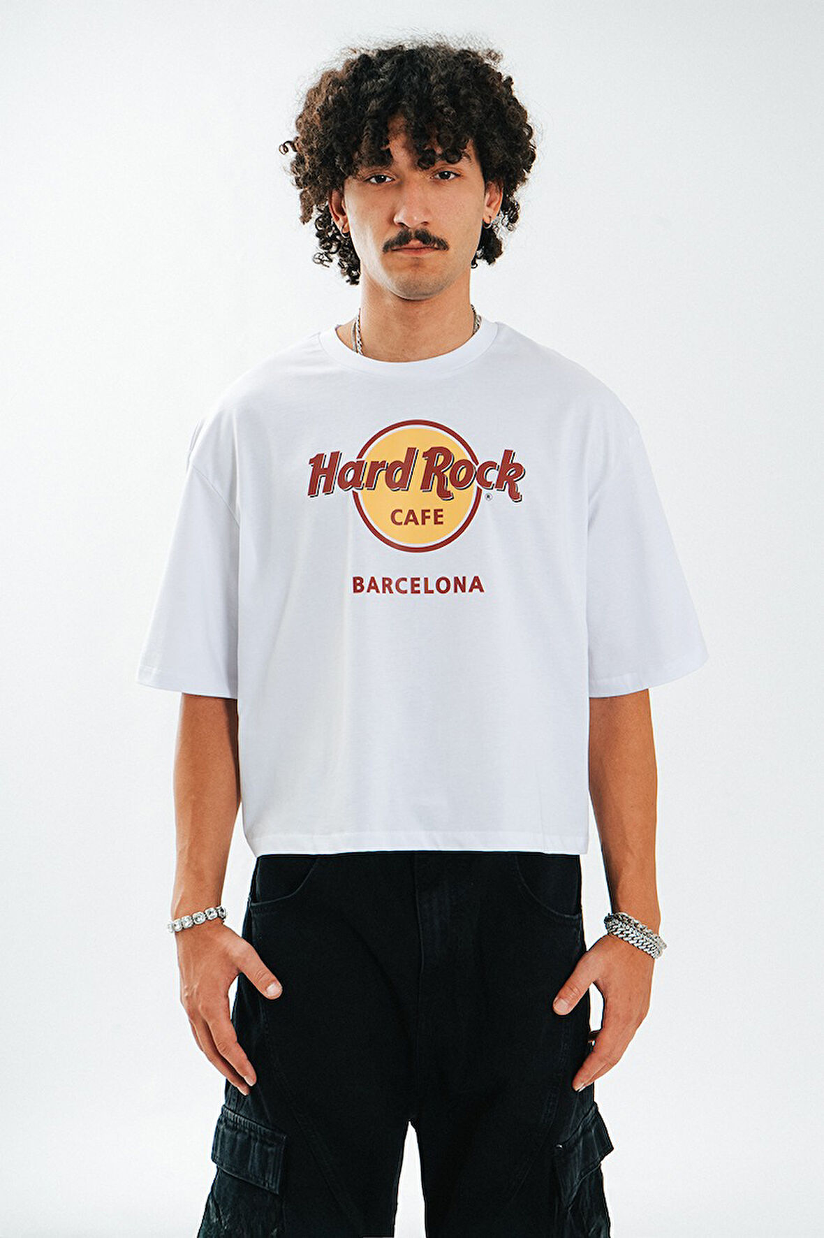 Hard Rock Cafe Barcelona Beyaz Boxy Crop Erkek Tişört