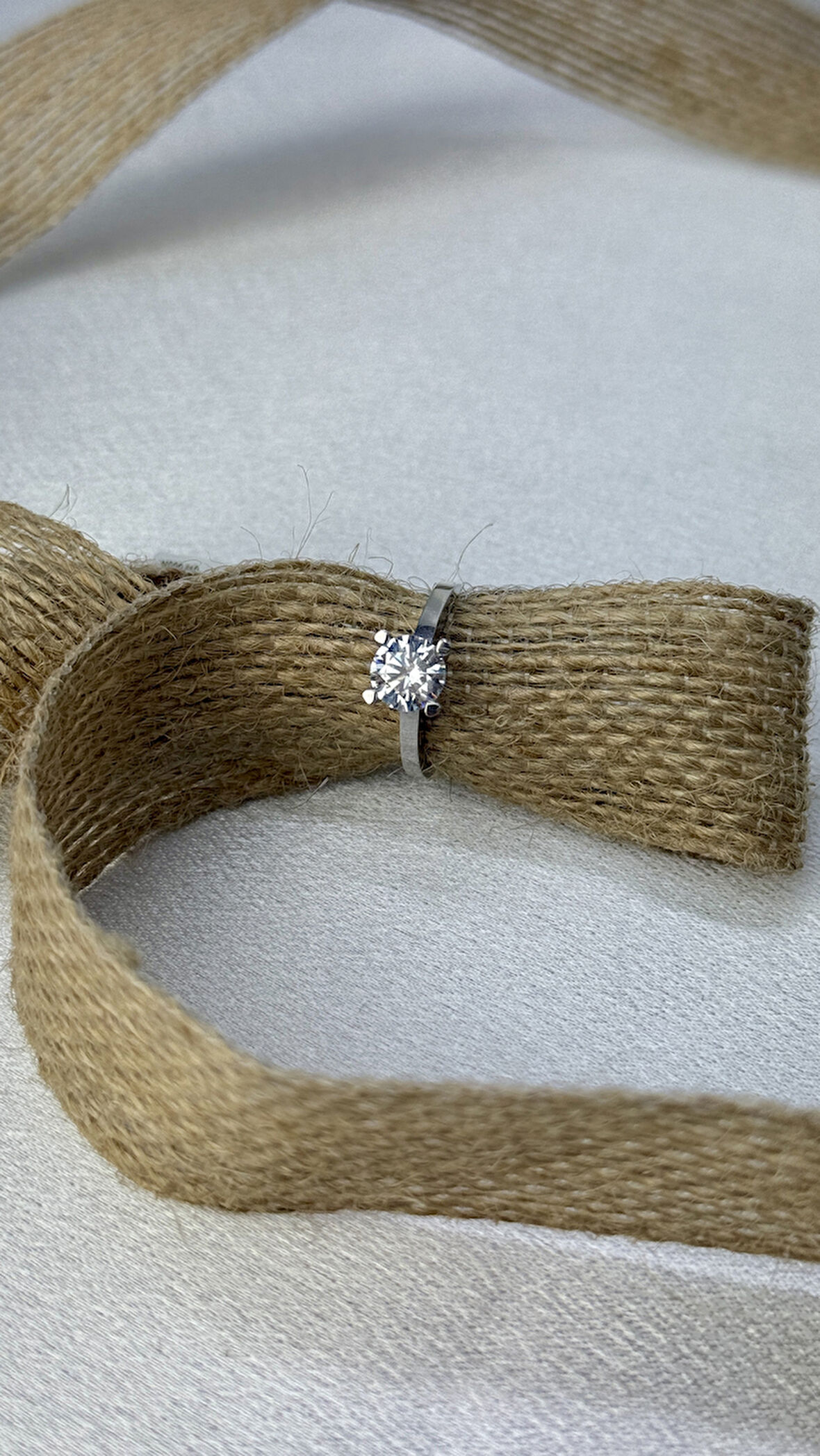 Beyaz Altın Tektaş Yüzük