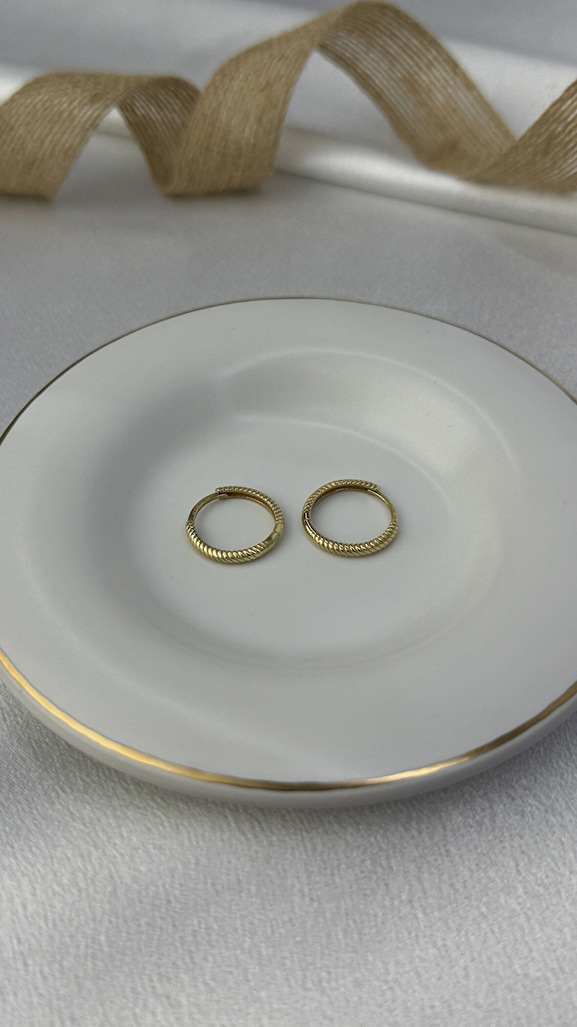 Çizgili Halka Altın Küpe