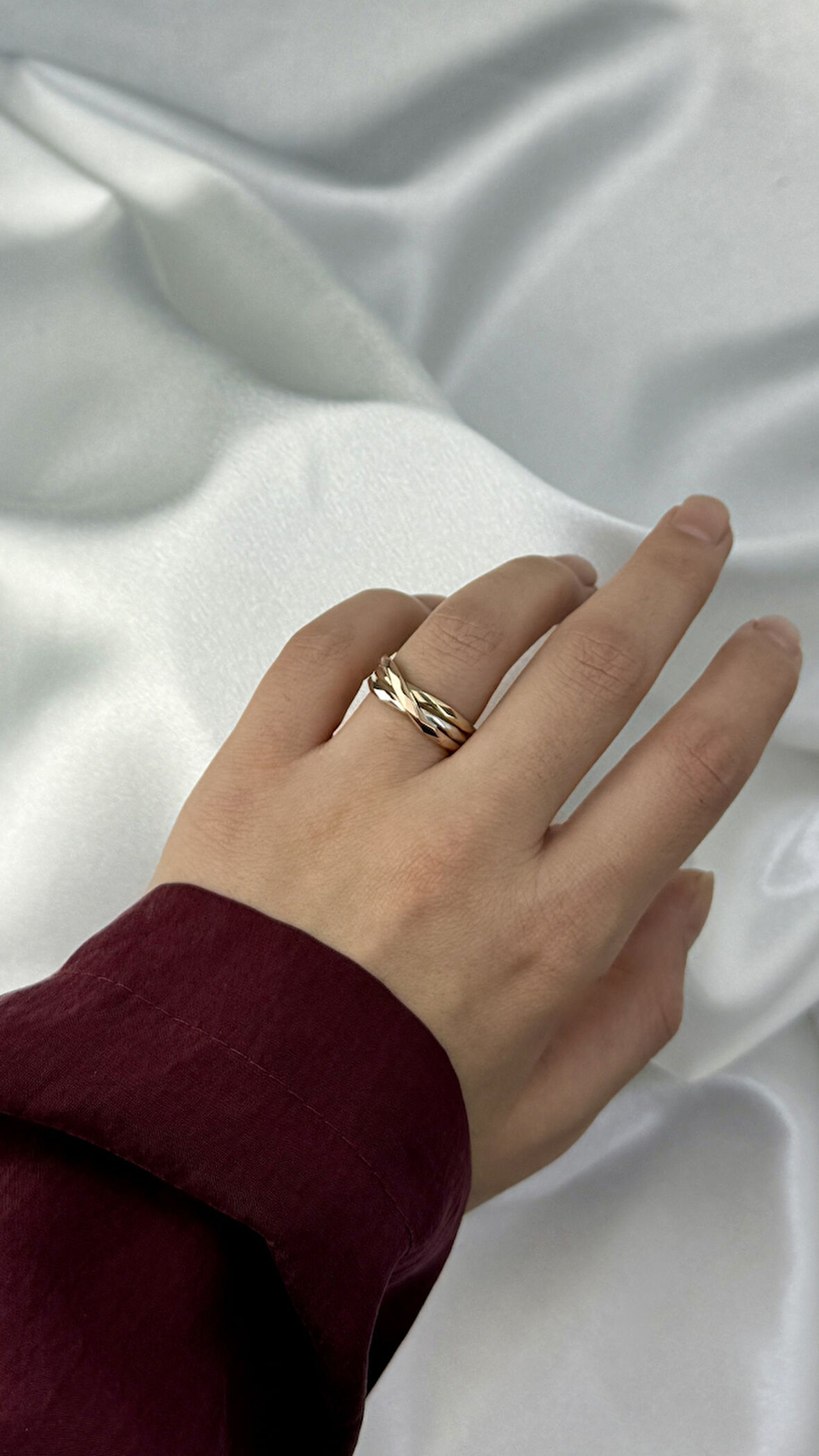 Üç Renk Gösterişli Altın Yüzük