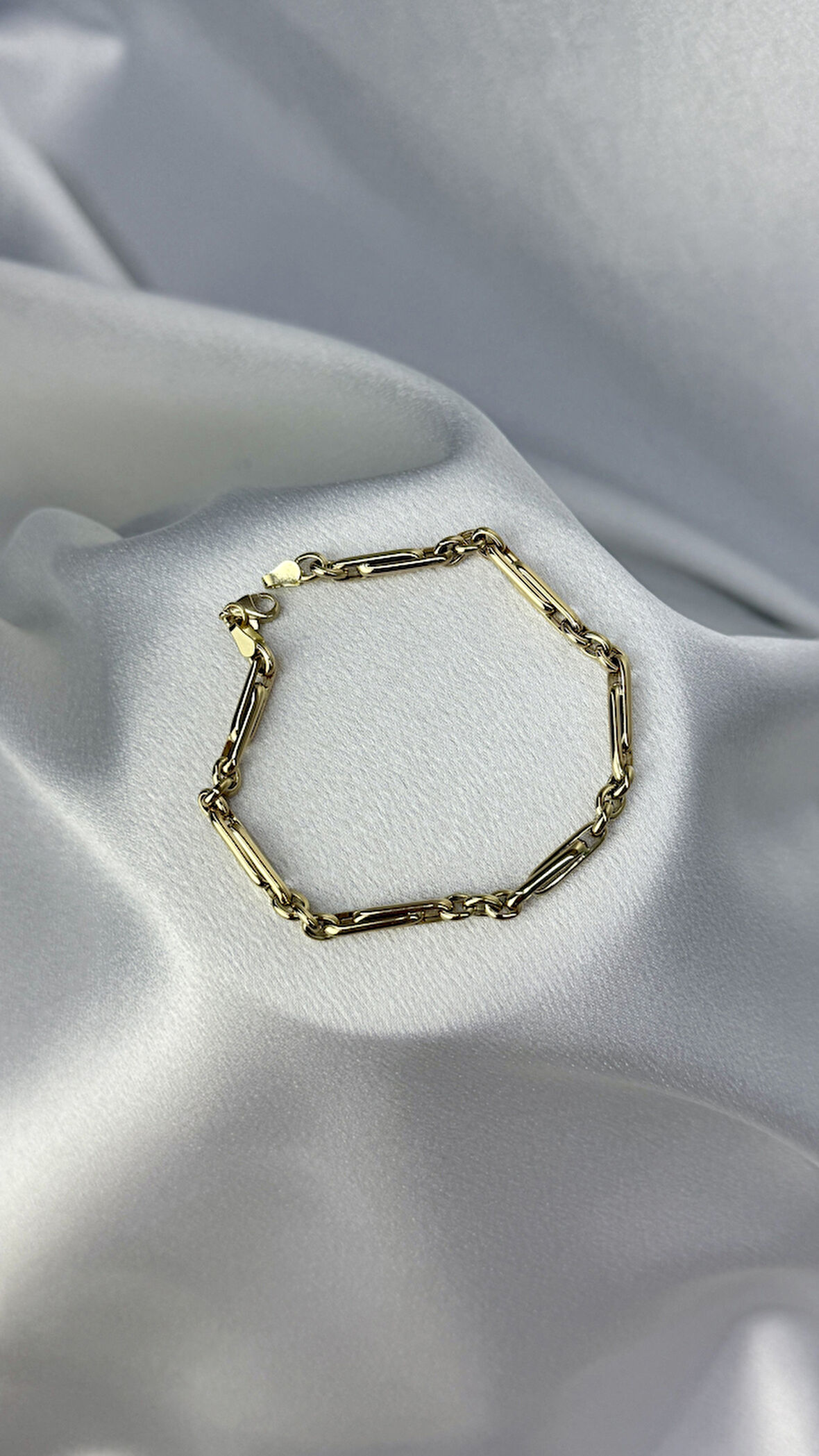 Ataç Ve Halka Detaylı Altın Bileklik