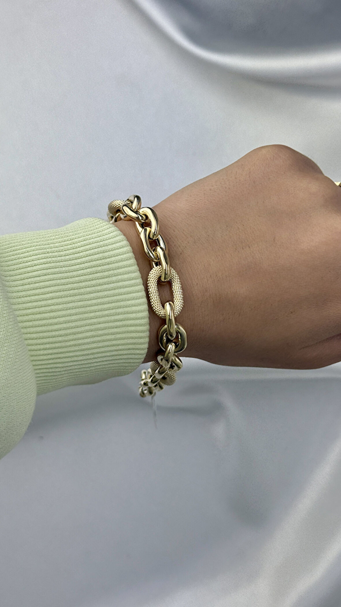 Gösterişli Altın Bileklik