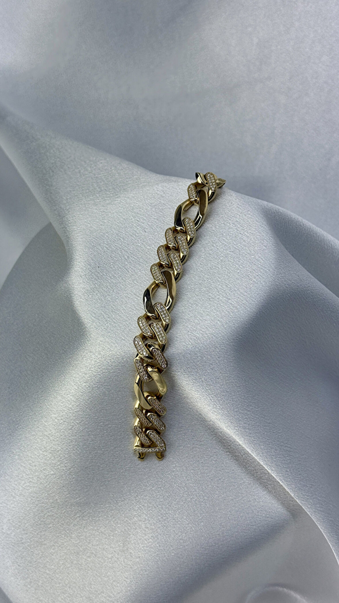 Kalın Taşlı Gösterişli Altın Örgü Bileklik