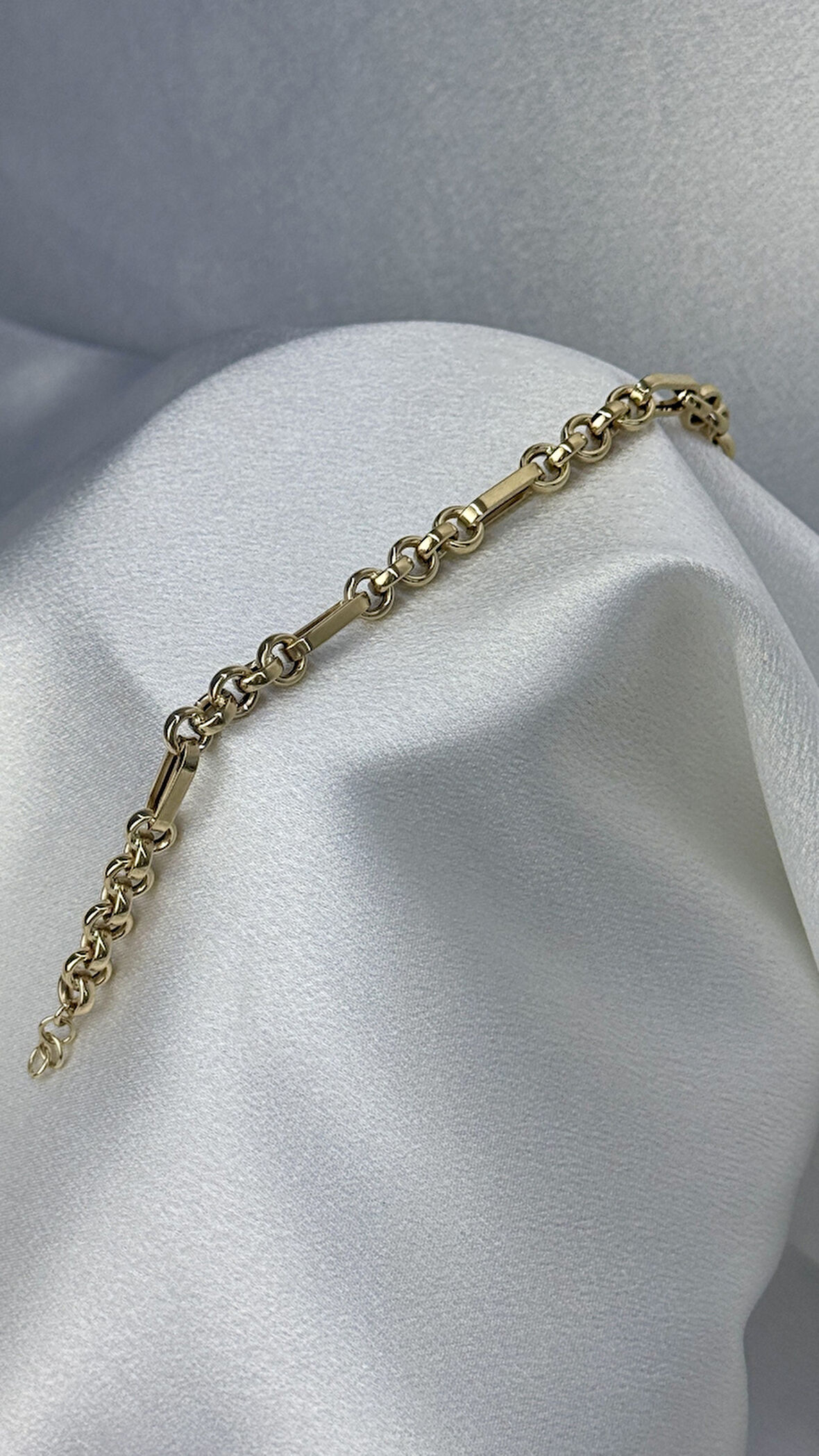 Ataç Ve Halka Zincirli Altın Bileklik