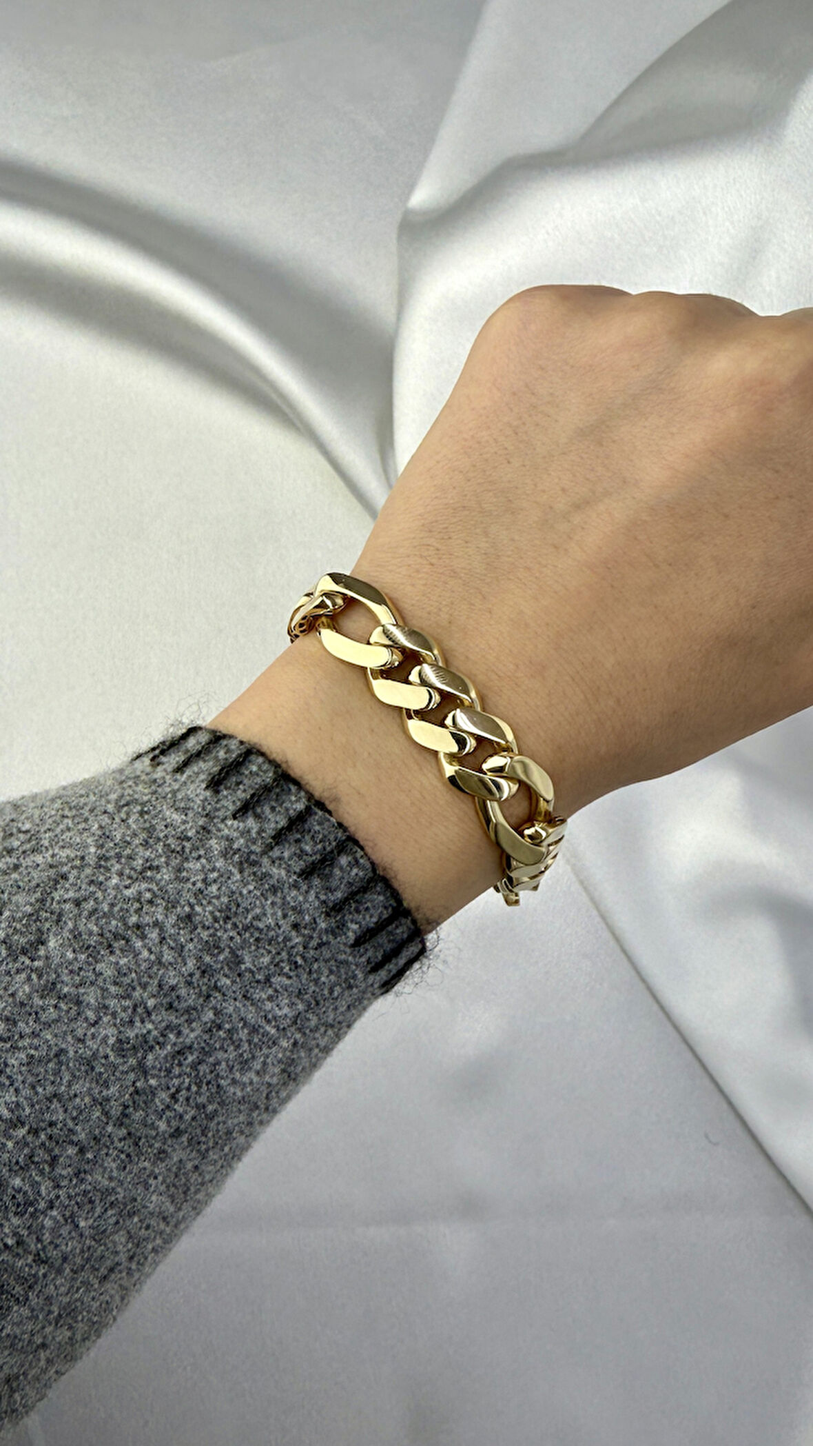 Kalın Örgülü Altın Bileklik