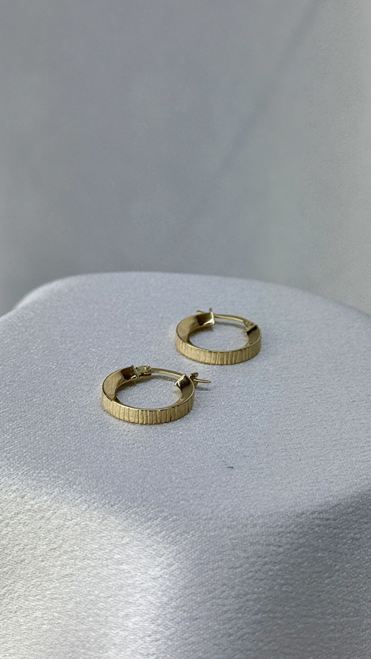 Kalın Çizgili Altın Küpe