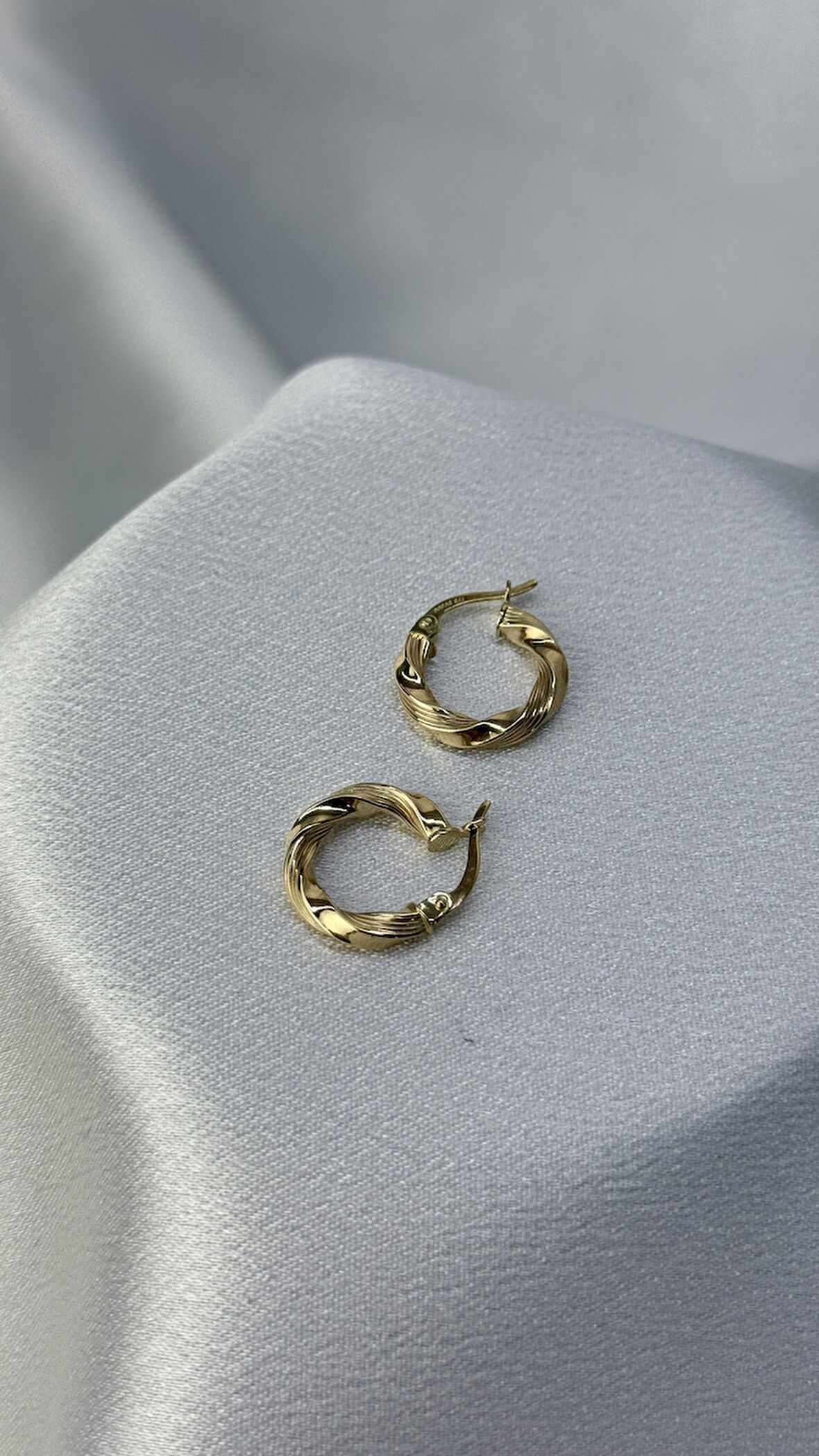 Burgu Model Altın Halka Küpe