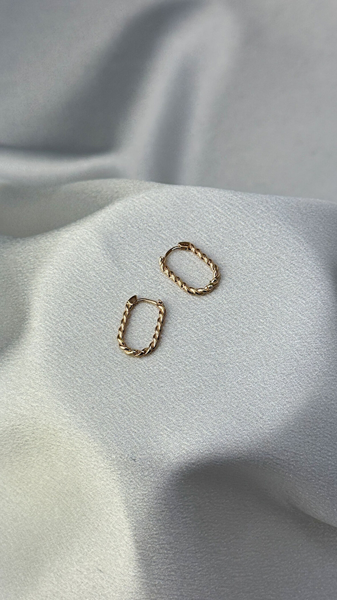 Rose Renk Burgulu Altın Küpe