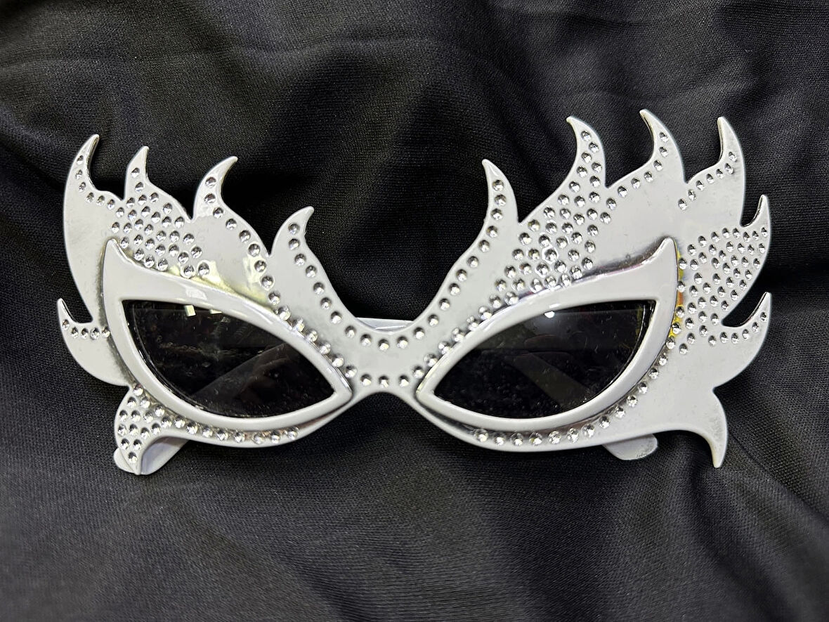 Taşlı Göz Kamaştıran Gecenin Yıldızı Beyaz Parti Alev Gözlük